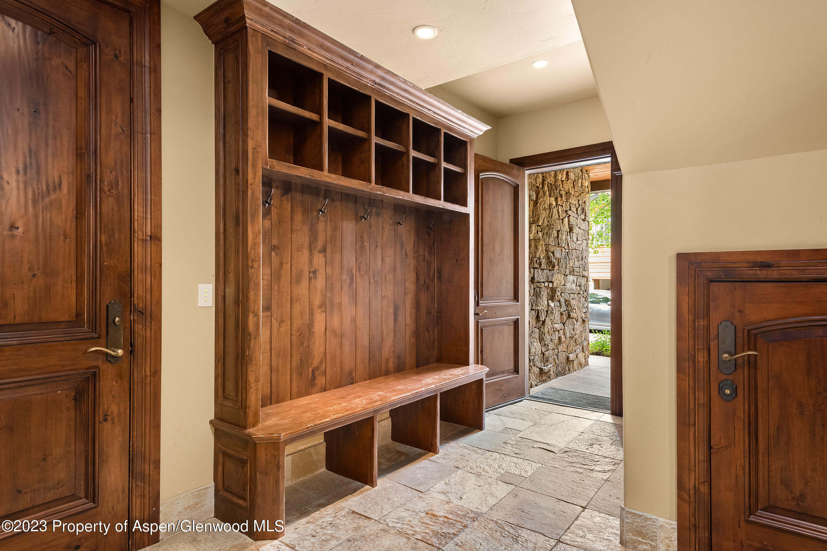 Aspen, Colorado 81611, United States, 4 Bedrooms Bedrooms, ,5 BathroomsBathrooms,Residential,Active,75564