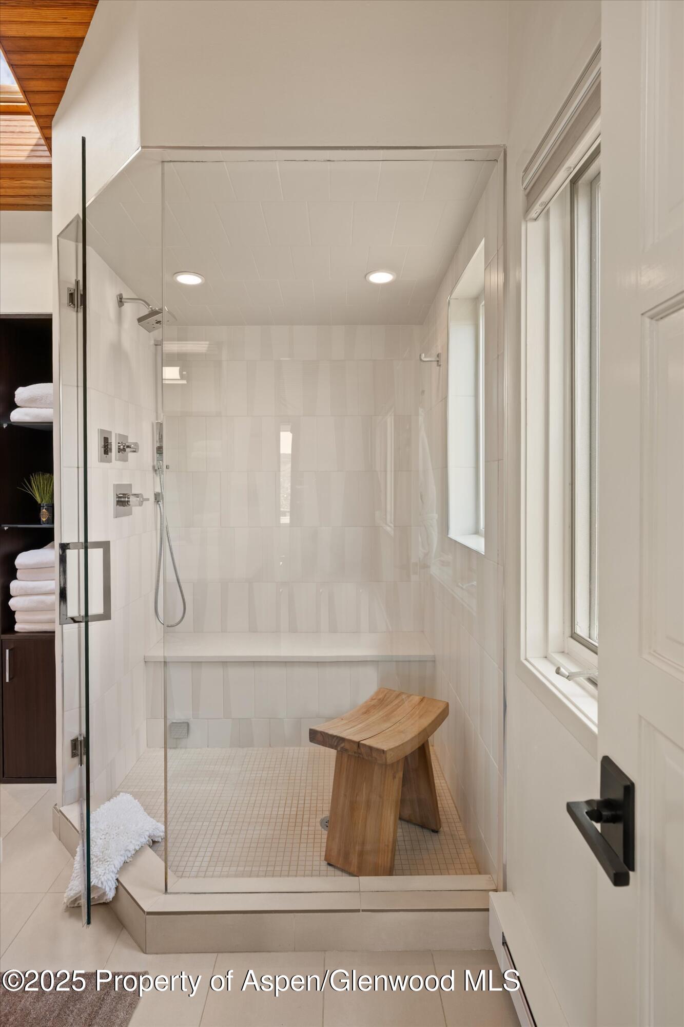 Aspen, Colorado 81611, United States, 4 Bedrooms Bedrooms, ,3 BathroomsBathrooms,Residential,Active,207493