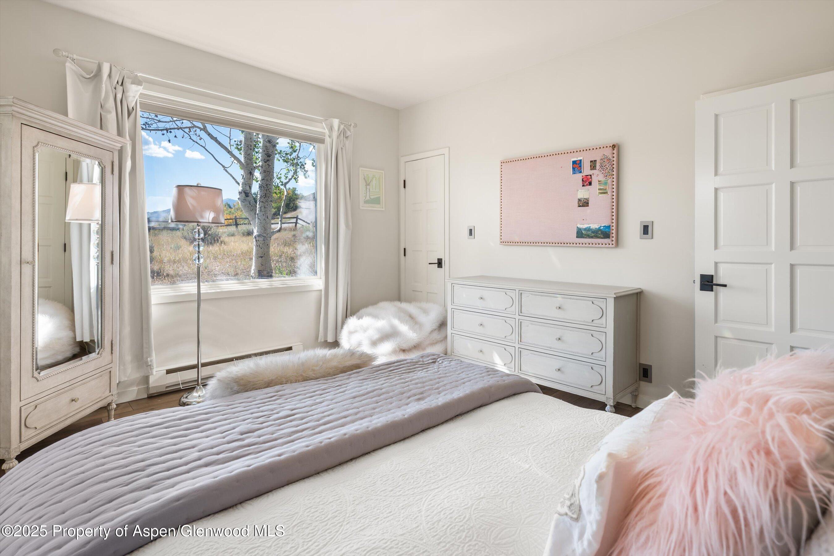 Aspen, Colorado 81611, United States, 4 Bedrooms Bedrooms, ,3 BathroomsBathrooms,Residential,Active,207493