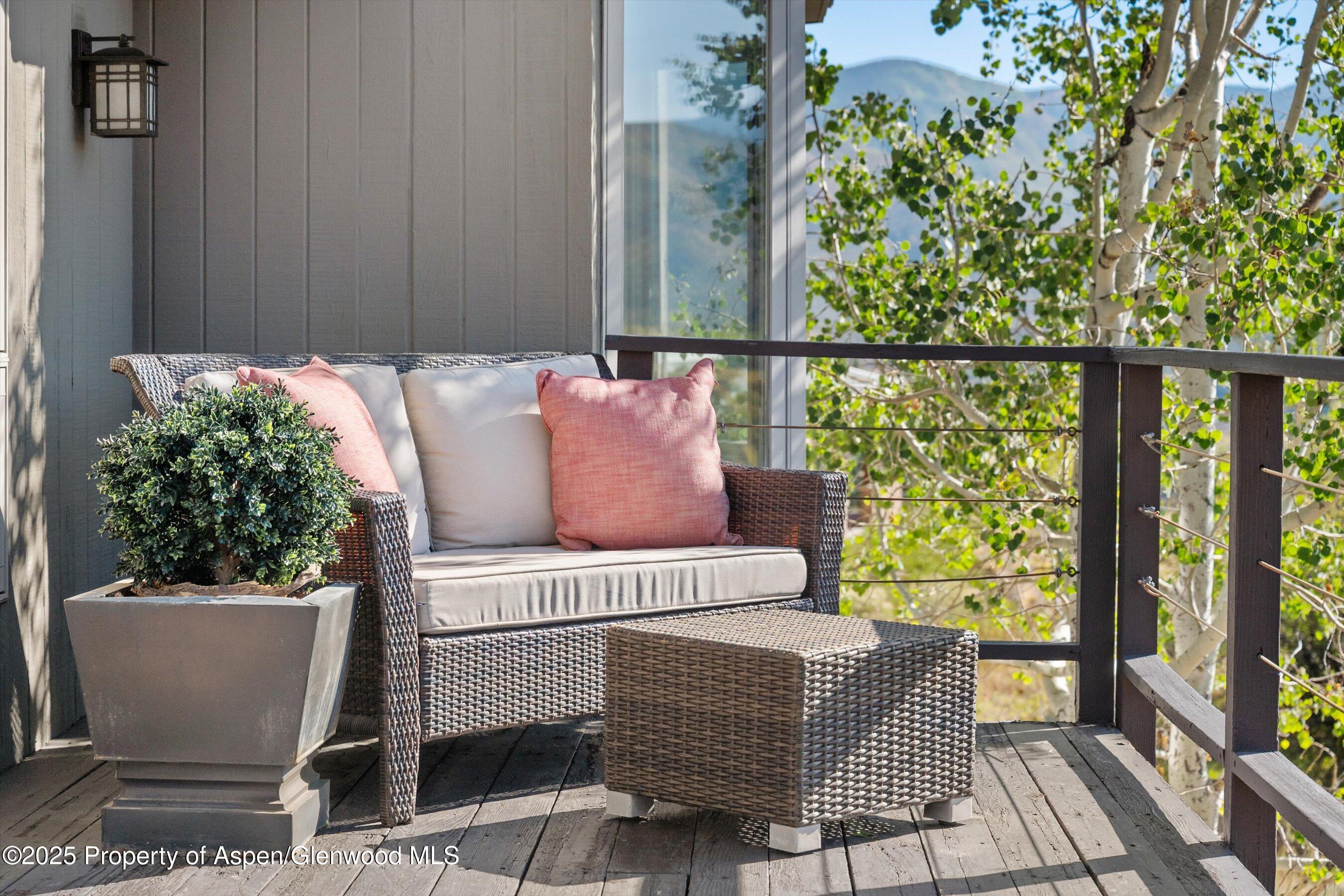 Aspen, Colorado 81611, United States, 4 Bedrooms Bedrooms, ,3 BathroomsBathrooms,Residential,Active,207493