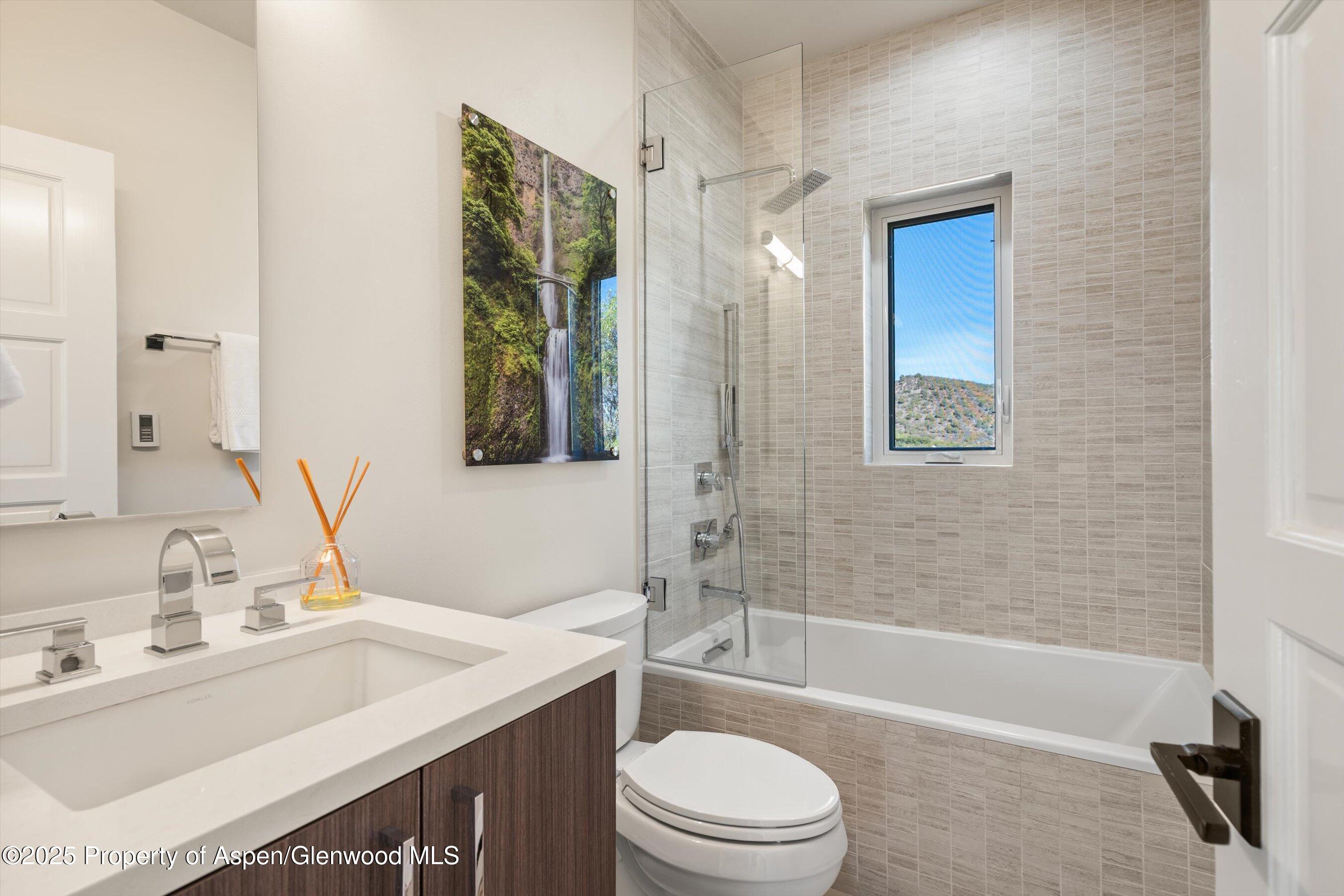 Aspen, Colorado 81611, United States, 4 Bedrooms Bedrooms, ,3 BathroomsBathrooms,Residential,Active,207493