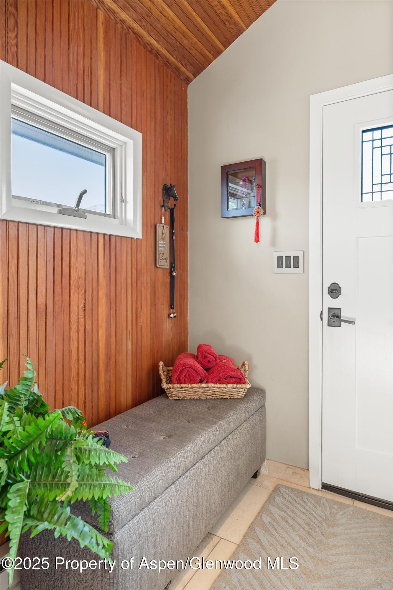 Aspen, Colorado 81611, United States, 4 Bedrooms Bedrooms, ,3 BathroomsBathrooms,Residential,Active,207493