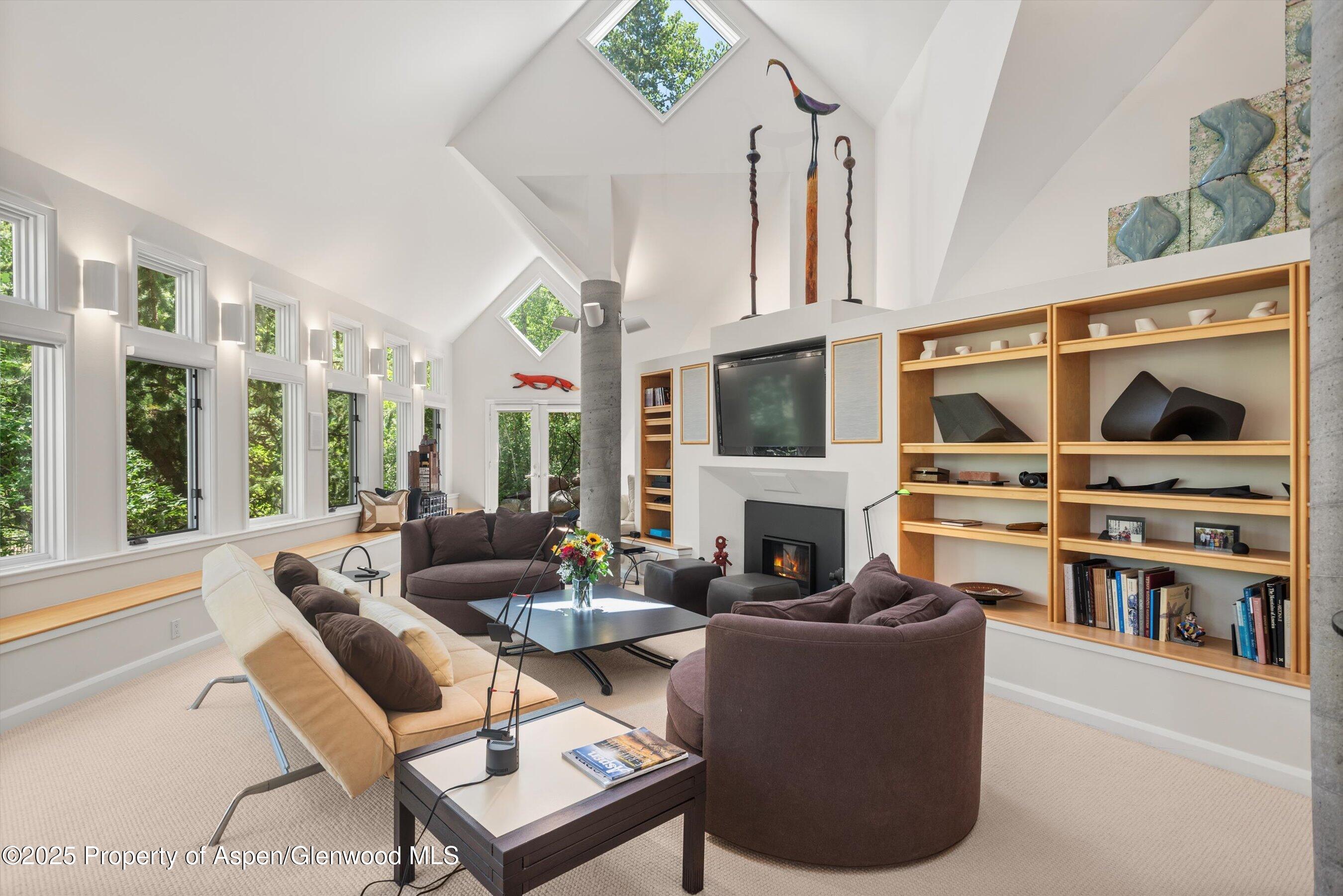 Aspen, Colorado 81611, United States, 4 Bedrooms Bedrooms, ,6 BathroomsBathrooms,Residential,Active,72455