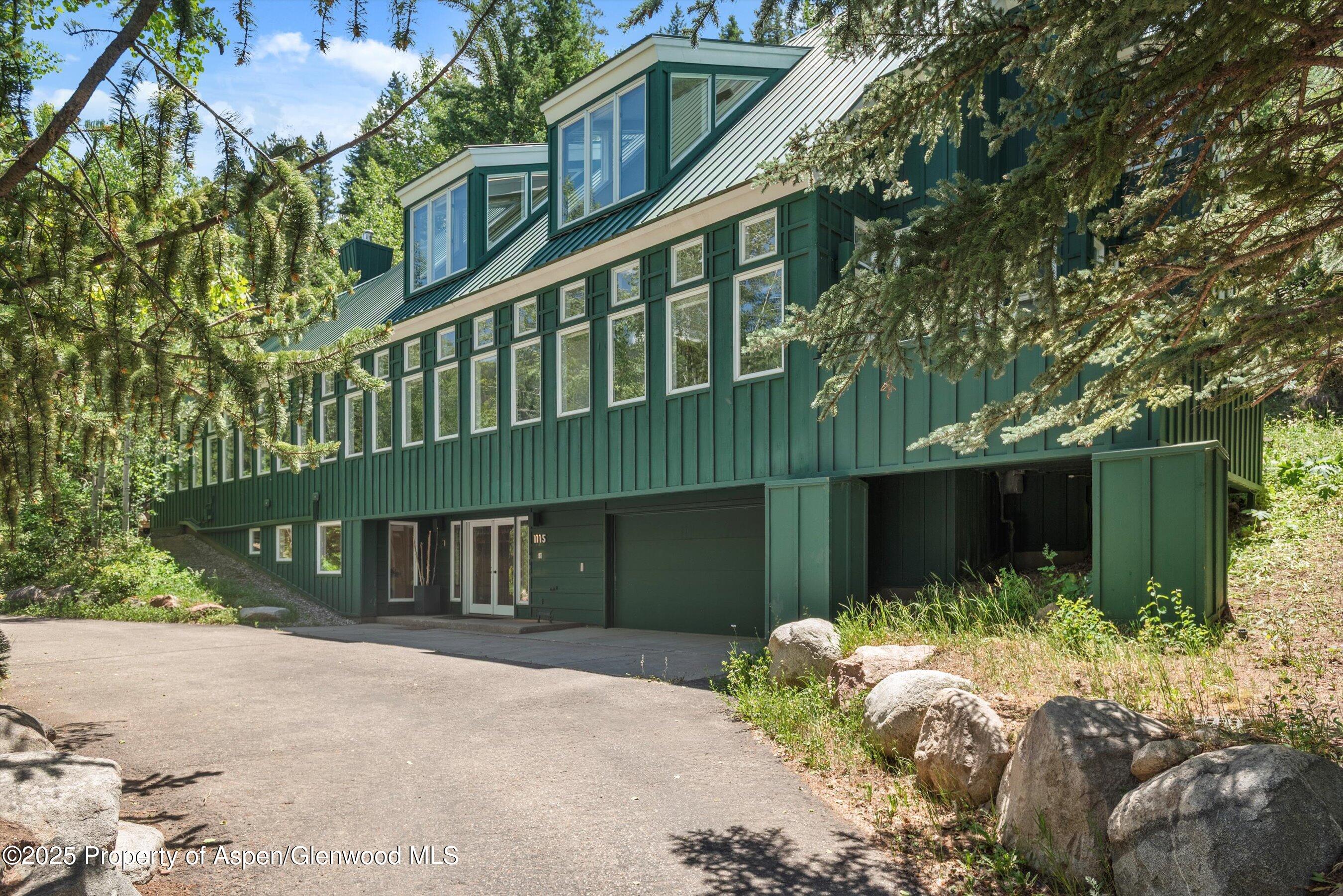 Aspen, Colorado 81611, United States, 4 Bedrooms Bedrooms, ,6 BathroomsBathrooms,Residential,Active,72455