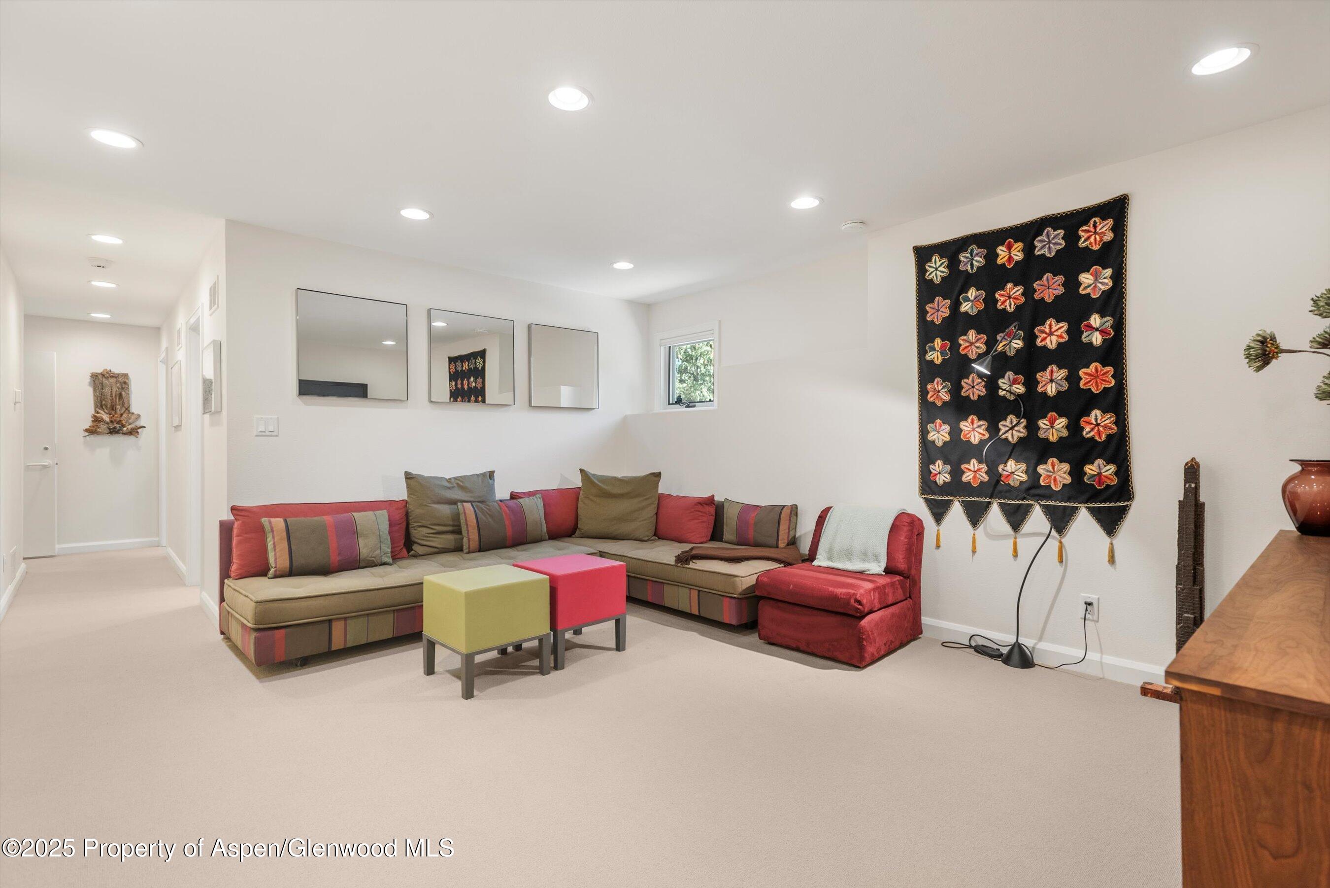 Aspen, Colorado 81611, United States, 4 Bedrooms Bedrooms, ,6 BathroomsBathrooms,Residential,Active,72455