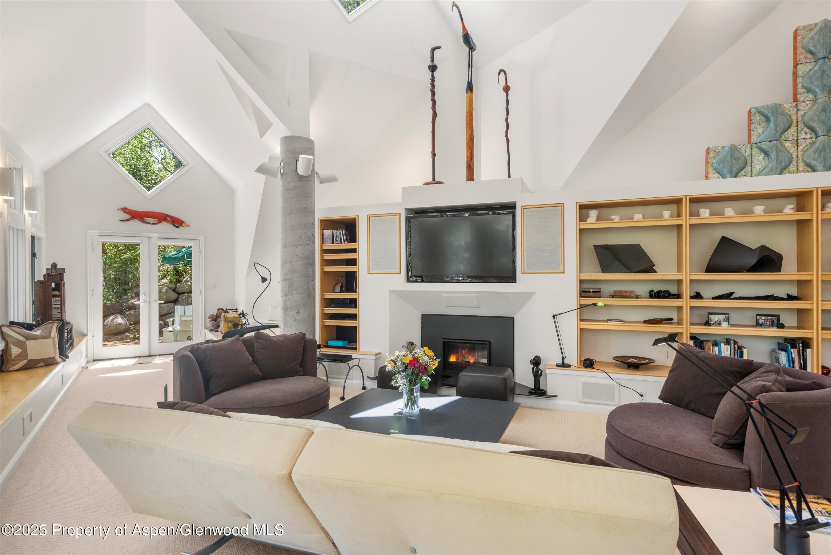 Aspen, Colorado 81611, United States, 4 Bedrooms Bedrooms, ,6 BathroomsBathrooms,Residential,Active,72455