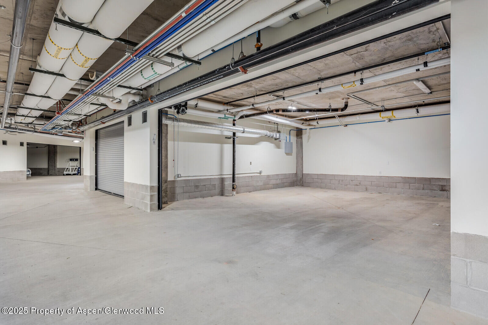 Snowmass Village, Colorado 81615, United States, 4 Bedrooms Bedrooms, ,4 BathroomsBathrooms,Residential,Active,103718