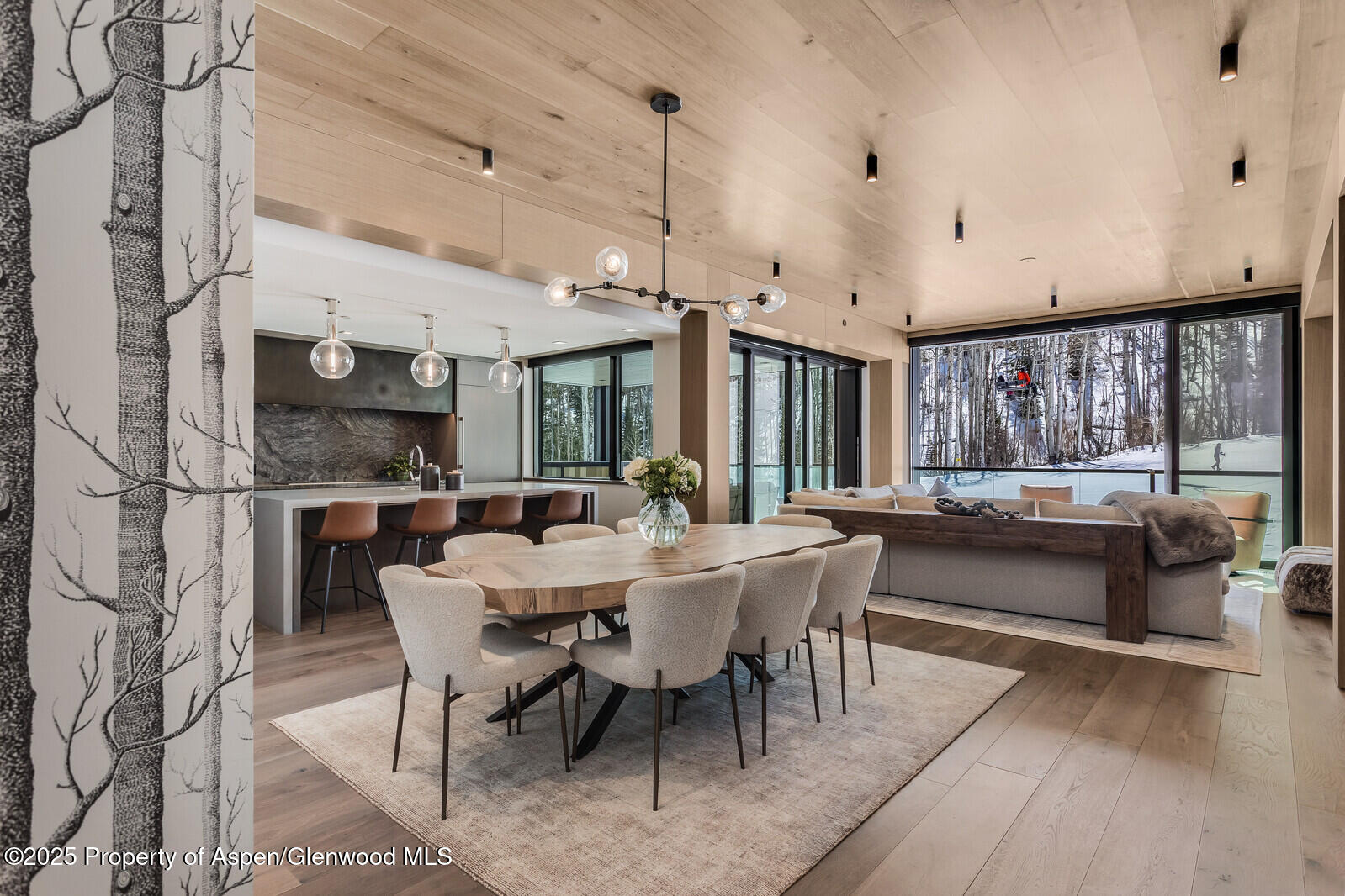 Snowmass Village, Colorado 81615, United States, 4 Bedrooms Bedrooms, ,4 BathroomsBathrooms,Residential,Active,103718