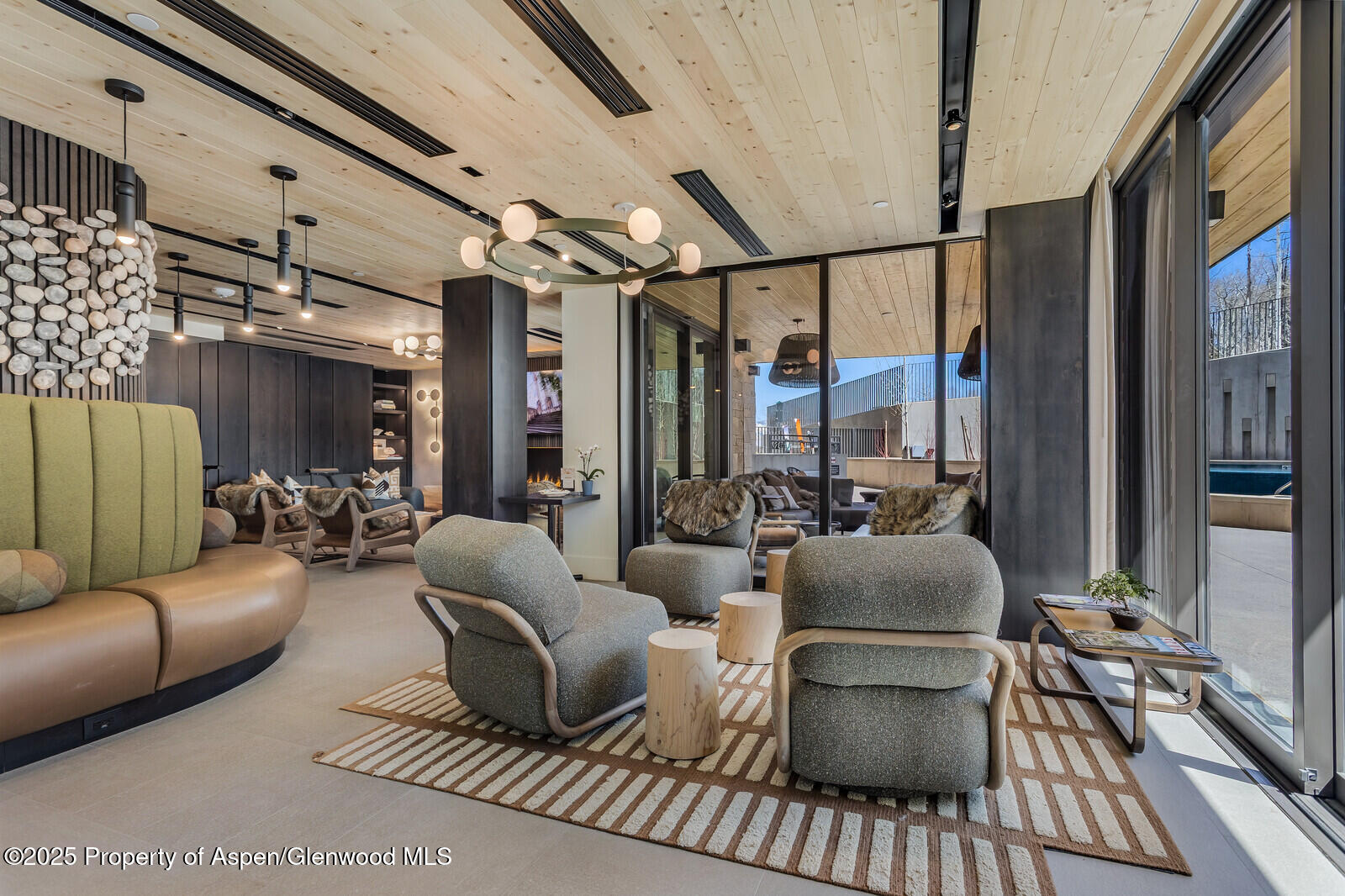 Snowmass Village, Colorado 81615, United States, 4 Bedrooms Bedrooms, ,4 BathroomsBathrooms,Residential,Active,103718