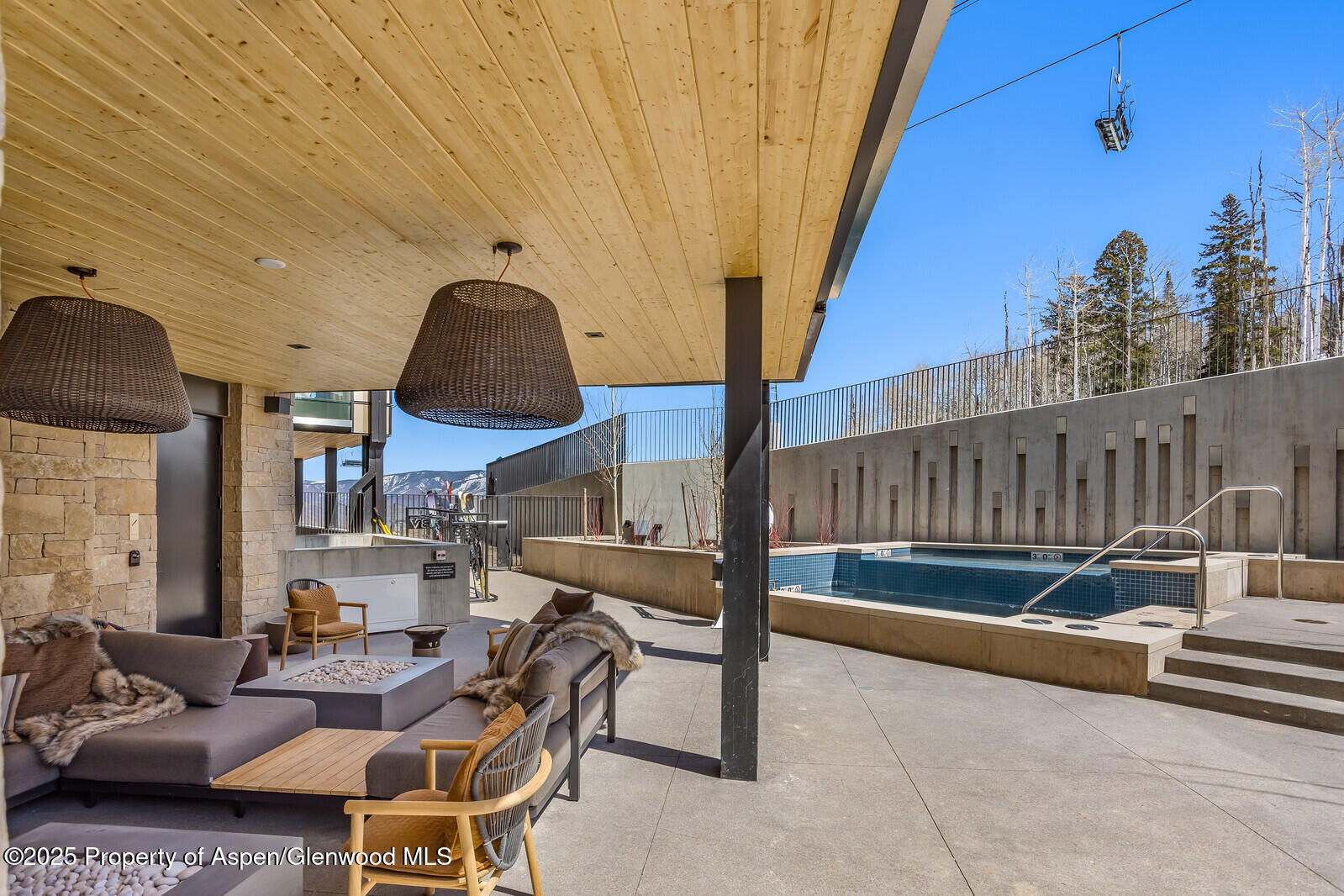 Snowmass Village, Colorado 81615, United States, 4 Bedrooms Bedrooms, ,4 BathroomsBathrooms,Residential,Active,103718