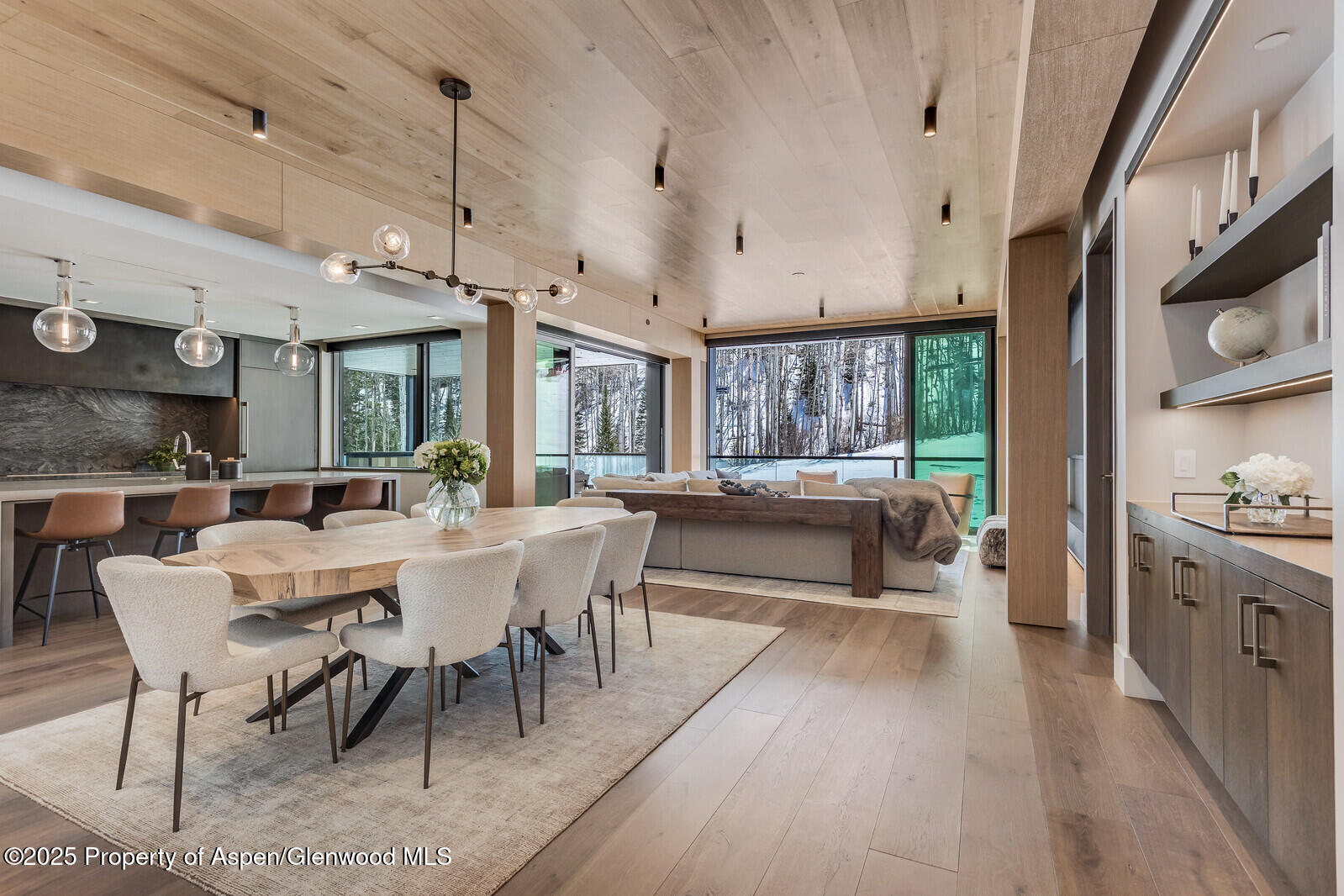 Snowmass Village, Colorado 81615, United States, 4 Bedrooms Bedrooms, ,4 BathroomsBathrooms,Residential,Active,103718