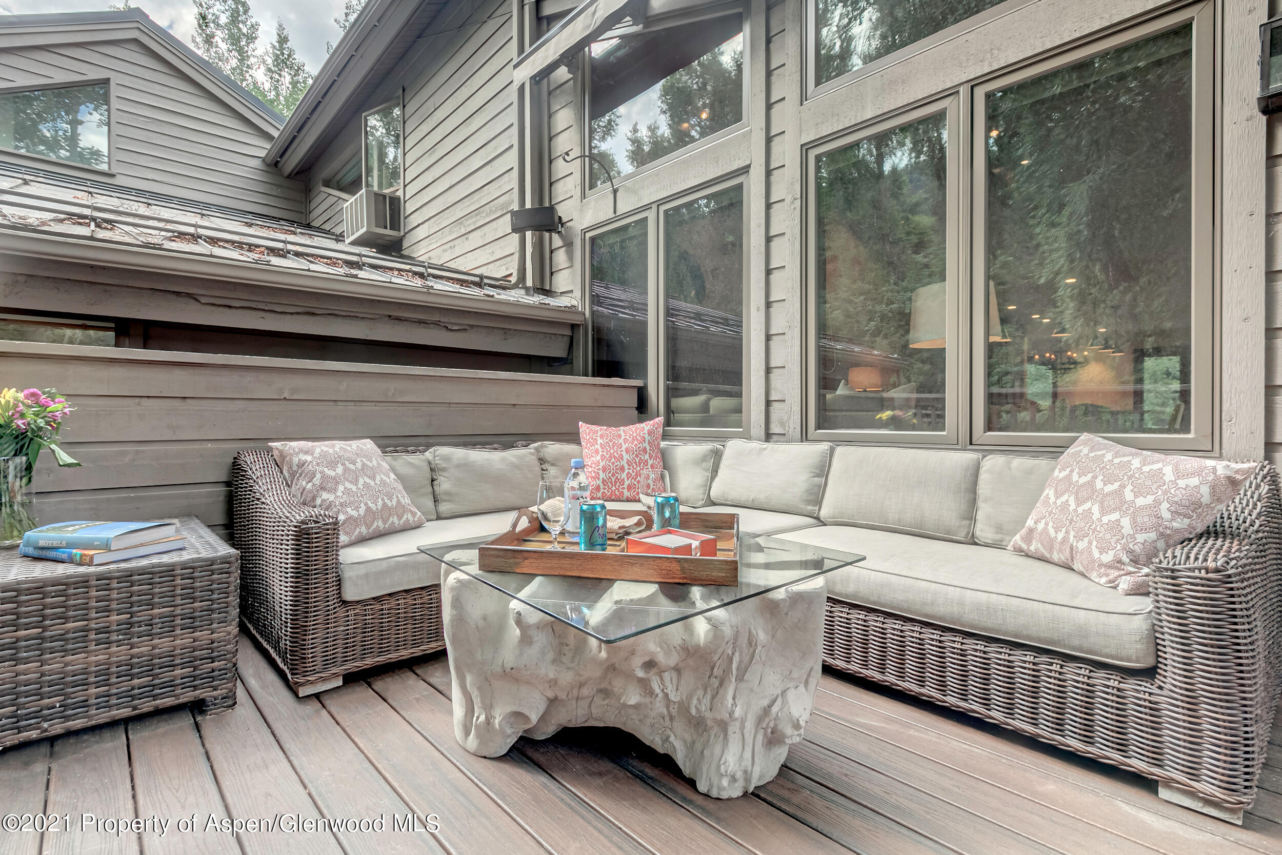 Aspen, Colorado 81611, United States, 4 Bedrooms Bedrooms, ,5 BathroomsBathrooms,Residential,Active,75555