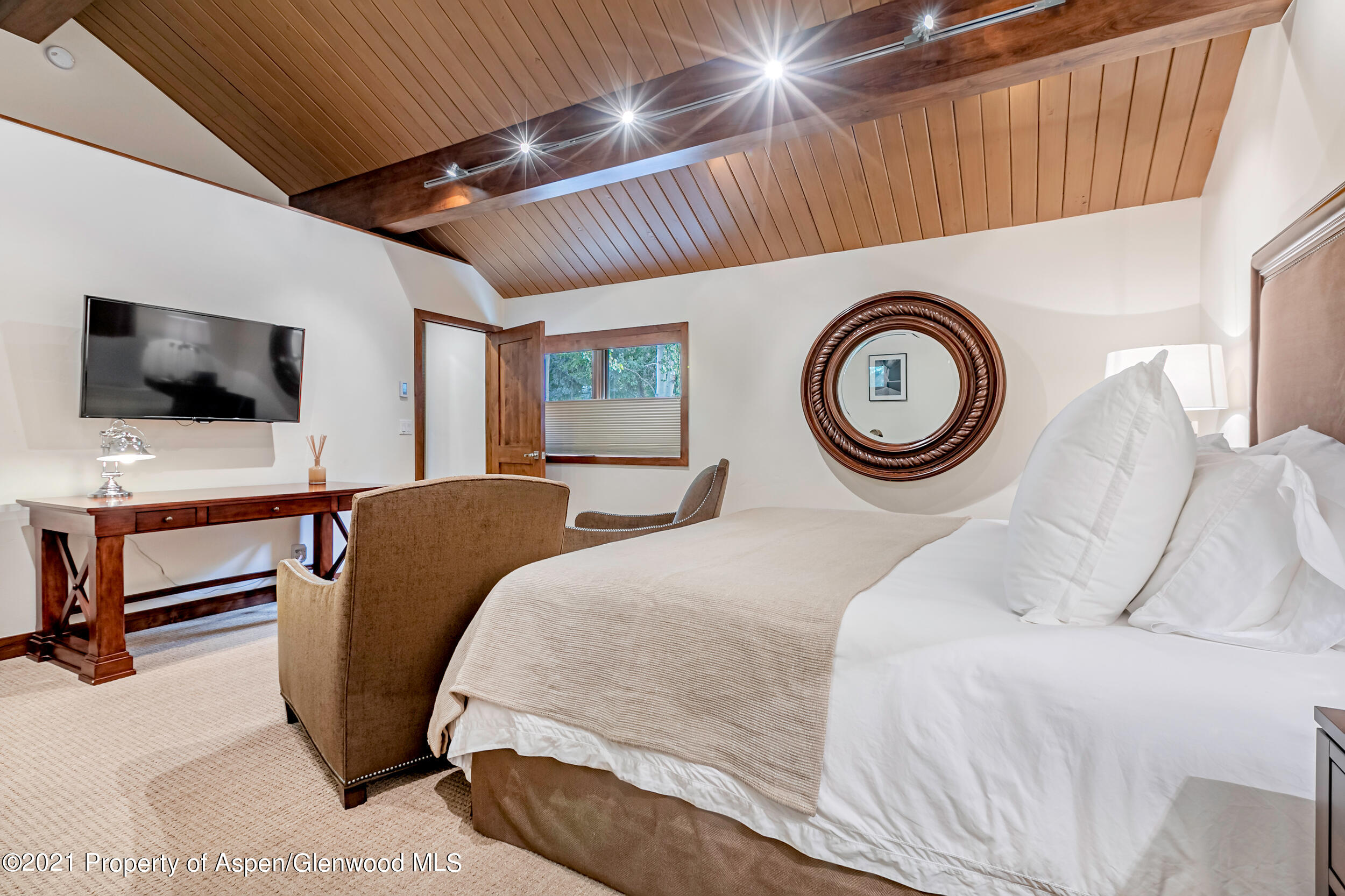 Aspen, Colorado 81611, United States, 4 Bedrooms Bedrooms, ,5 BathroomsBathrooms,Residential,Active,75555