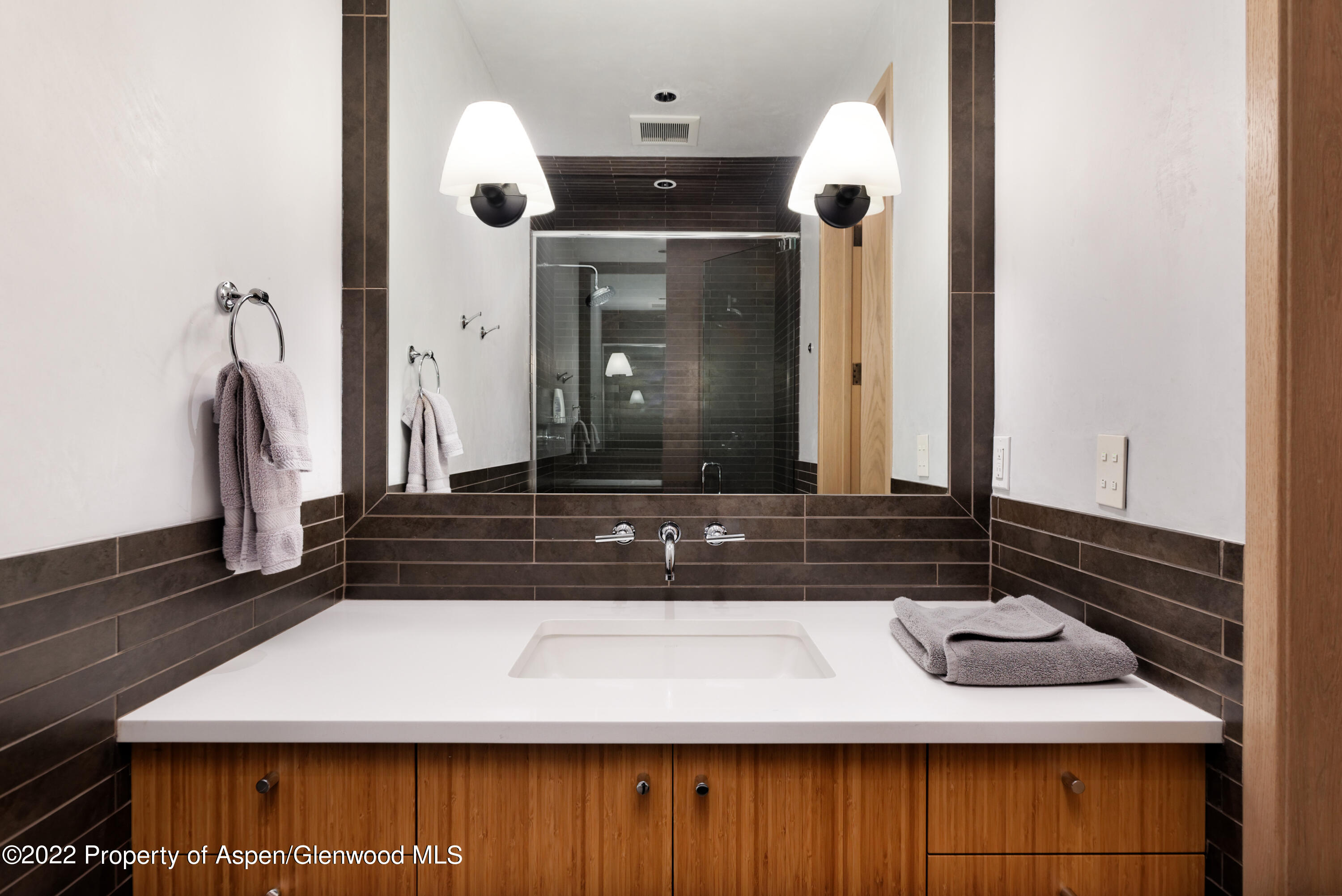 Aspen, Colorado 81611, United States, 4 Bedrooms Bedrooms, ,5 BathroomsBathrooms,Residential,Active,74226