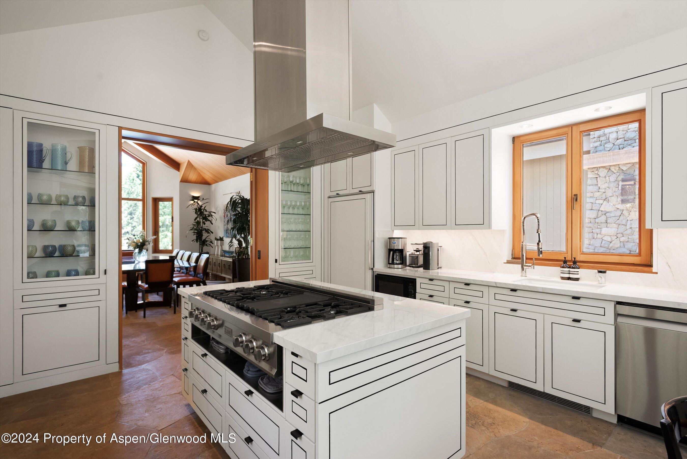 Aspen, Colorado 81611, United States, 5 Bedrooms Bedrooms, ,7 BathroomsBathrooms,Residential,Active,54679