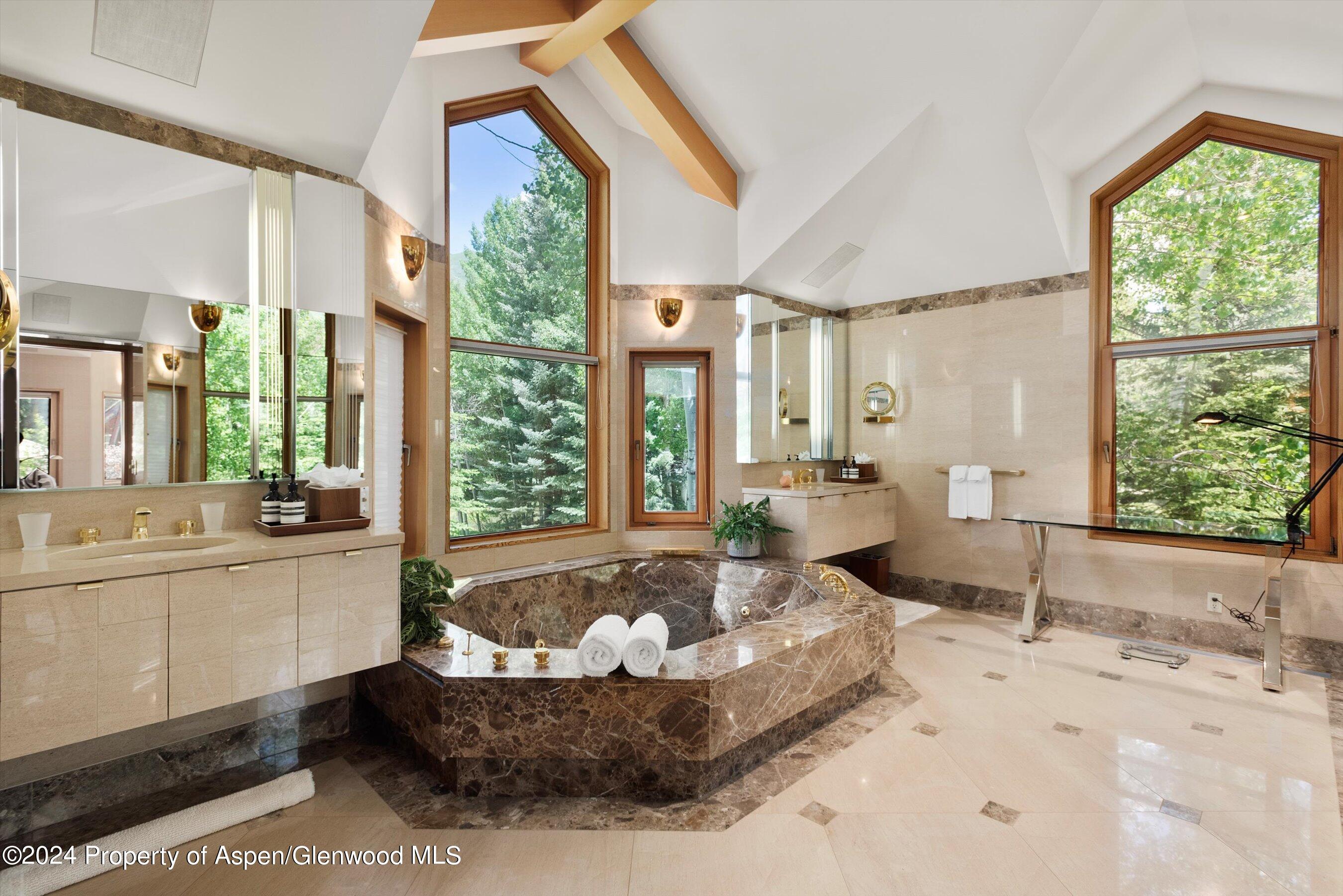 Aspen, Colorado 81611, United States, 5 Bedrooms Bedrooms, ,7 BathroomsBathrooms,Residential,Active,54679