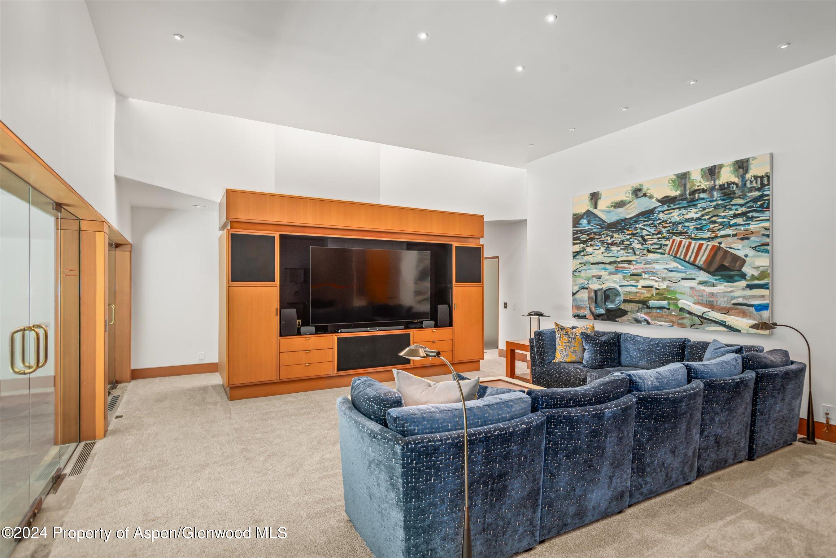 Aspen, Colorado 81611, United States, 5 Bedrooms Bedrooms, ,7 BathroomsBathrooms,Residential,Active,54679