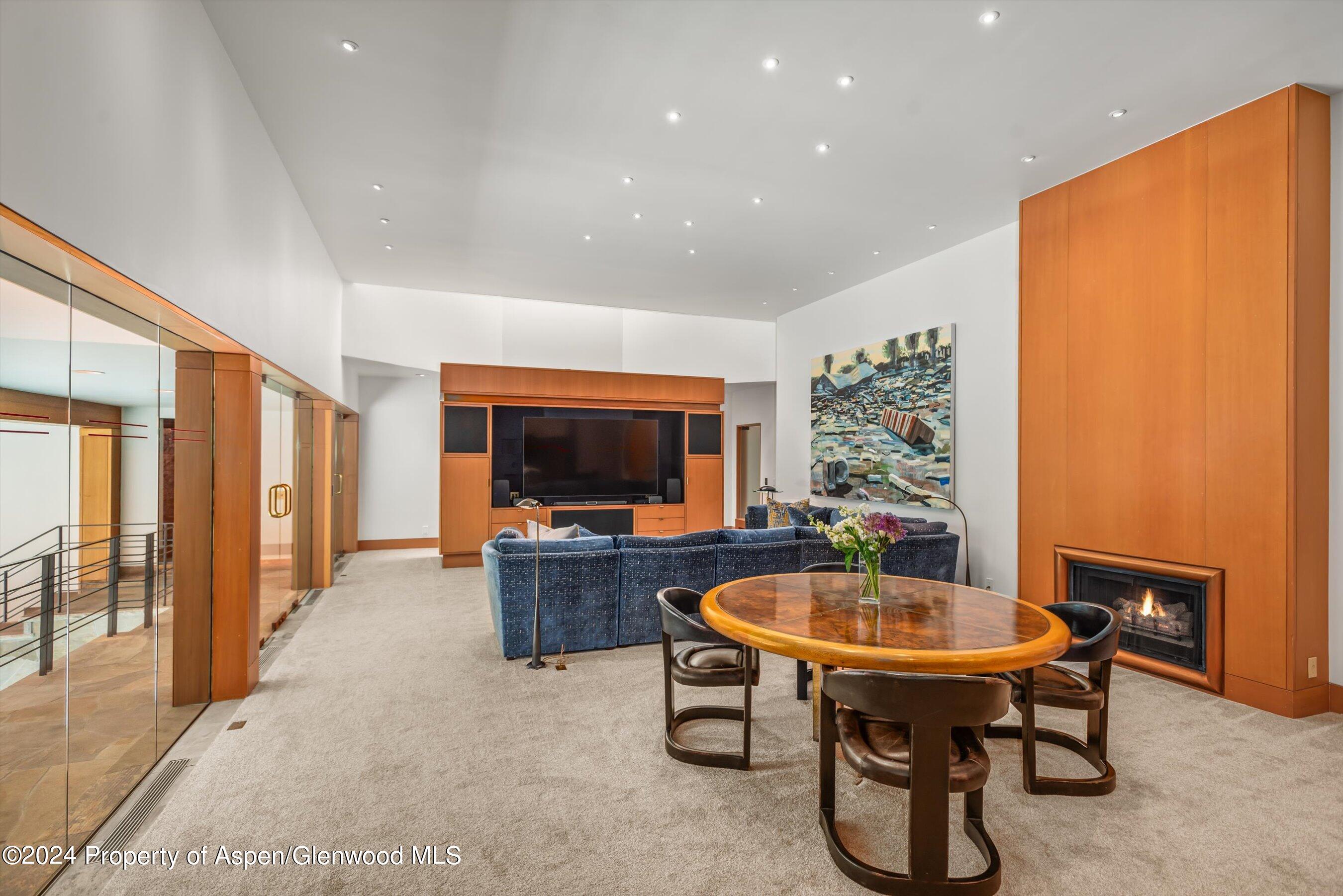 Aspen, Colorado 81611, United States, 5 Bedrooms Bedrooms, ,7 BathroomsBathrooms,Residential,Active,54679