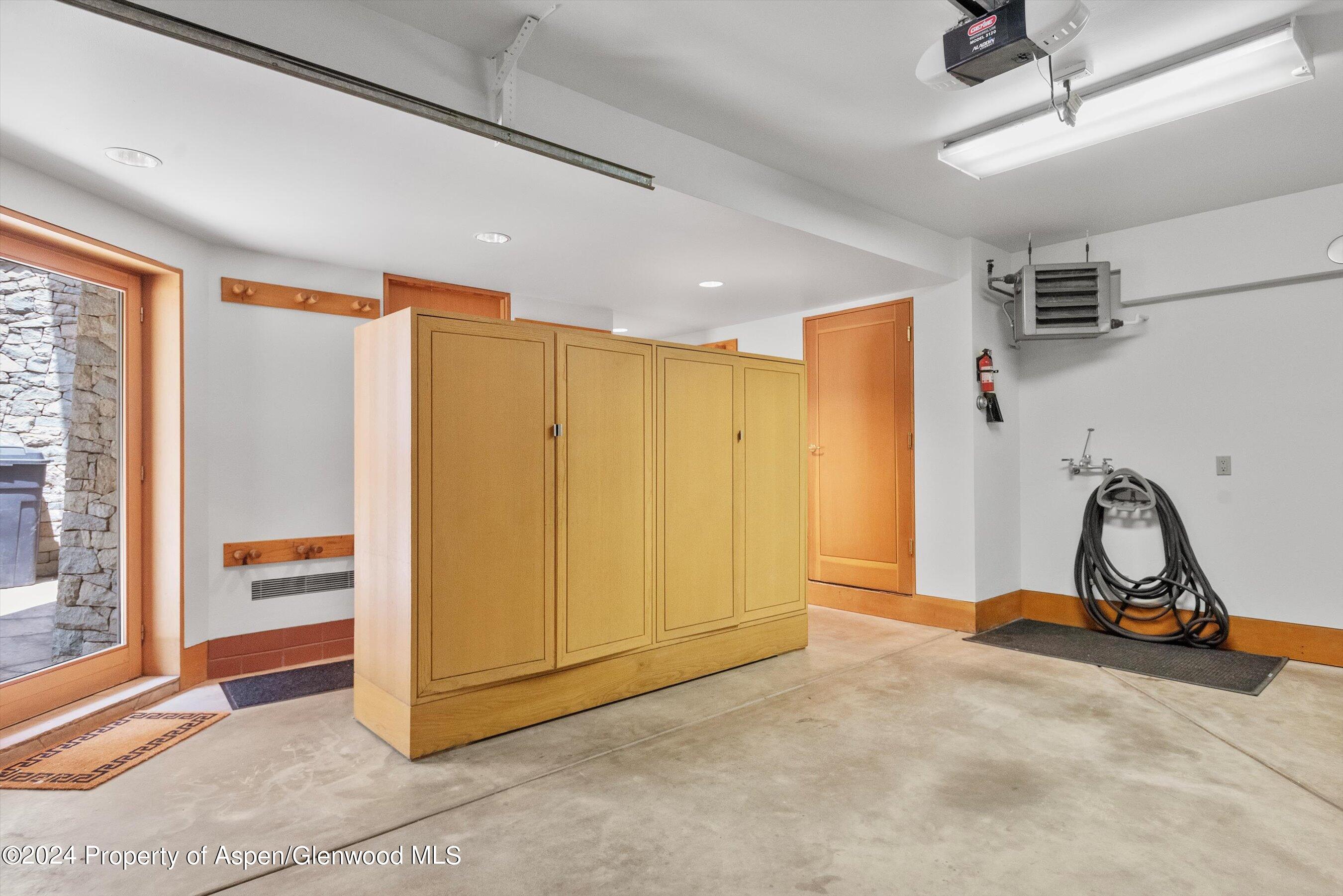 Aspen, Colorado 81611, United States, 5 Bedrooms Bedrooms, ,7 BathroomsBathrooms,Residential,Active,54679