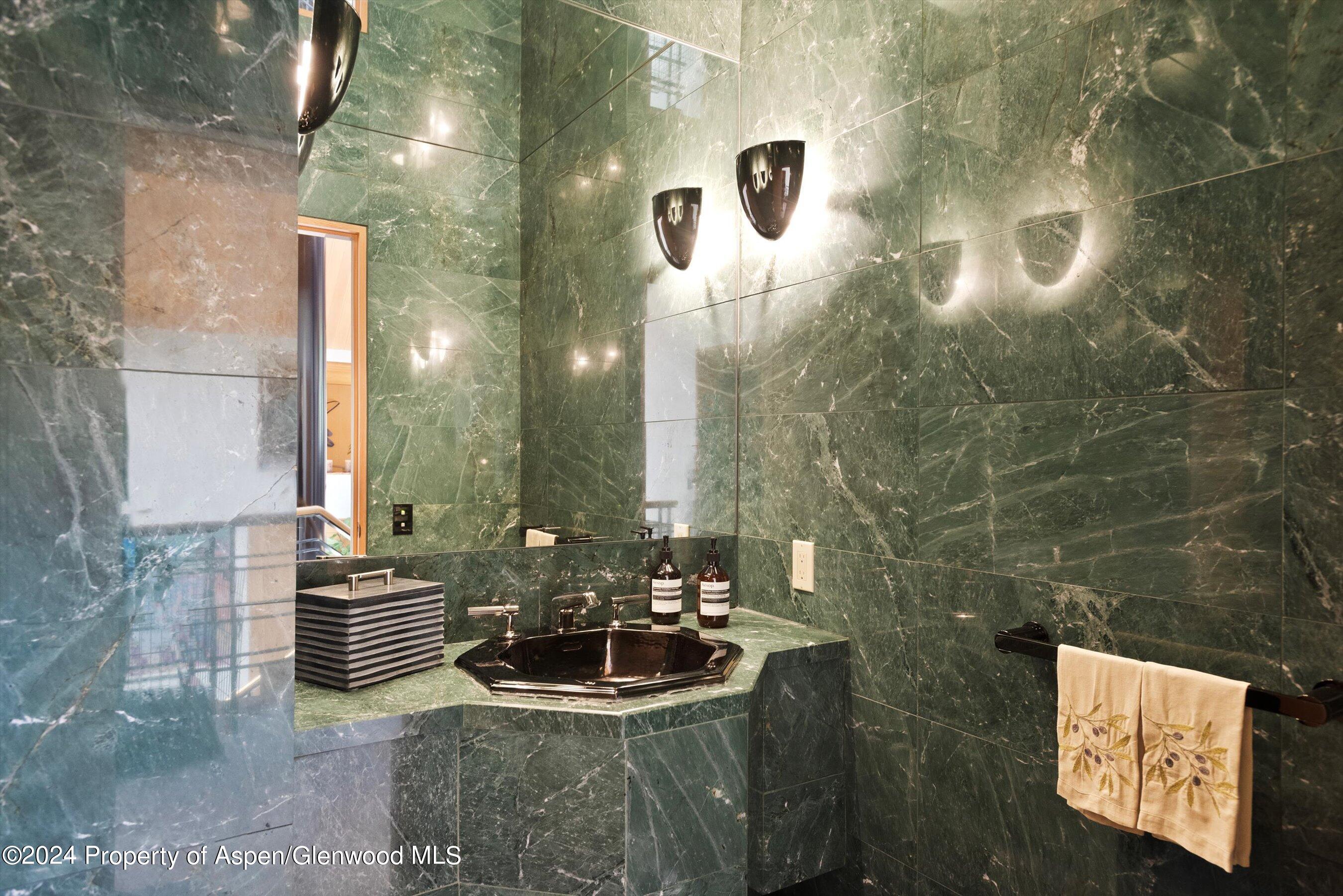 Aspen, Colorado 81611, United States, 5 Bedrooms Bedrooms, ,7 BathroomsBathrooms,Residential,Active,54679