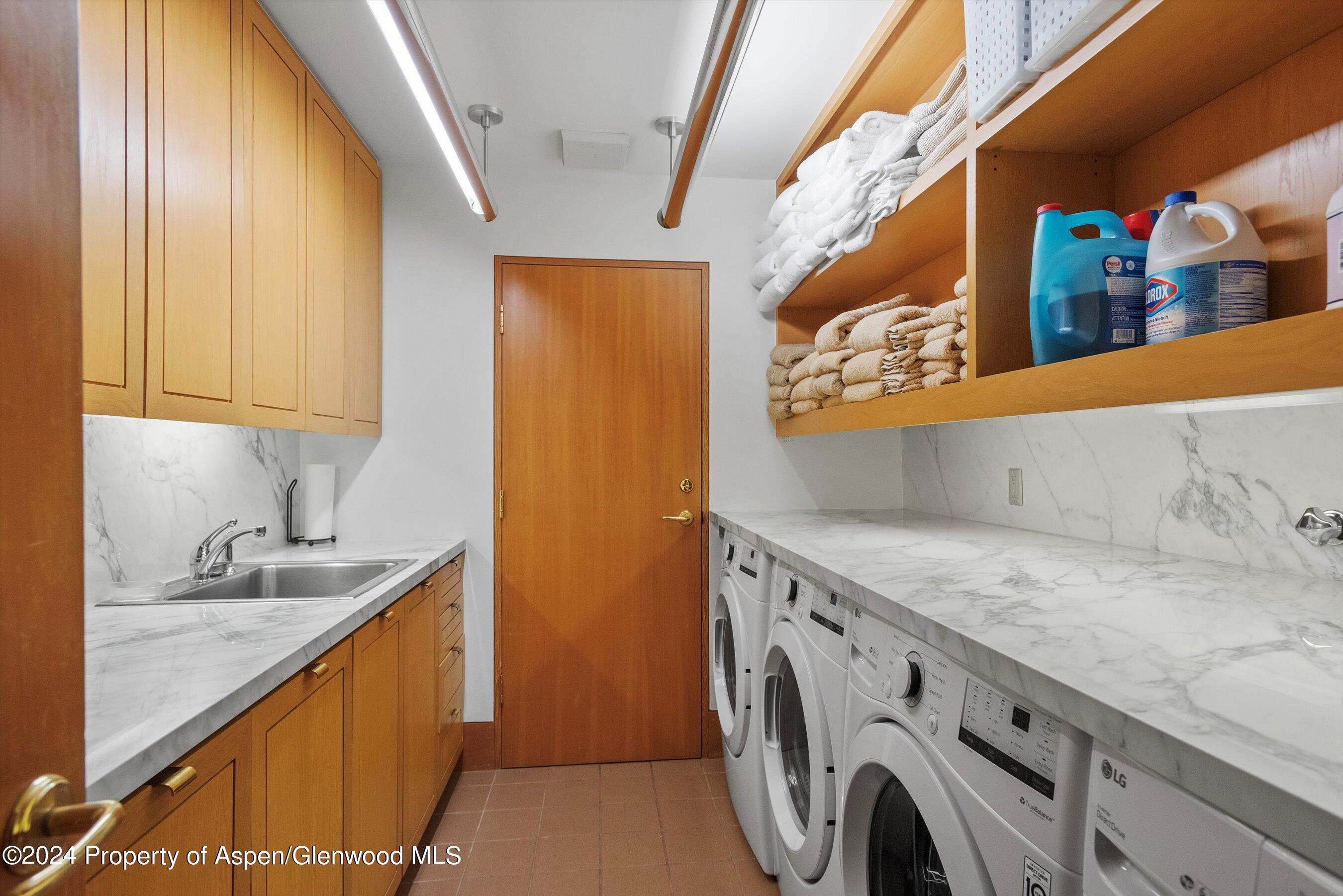 Aspen, Colorado 81611, United States, 5 Bedrooms Bedrooms, ,7 BathroomsBathrooms,Residential,Active,54679