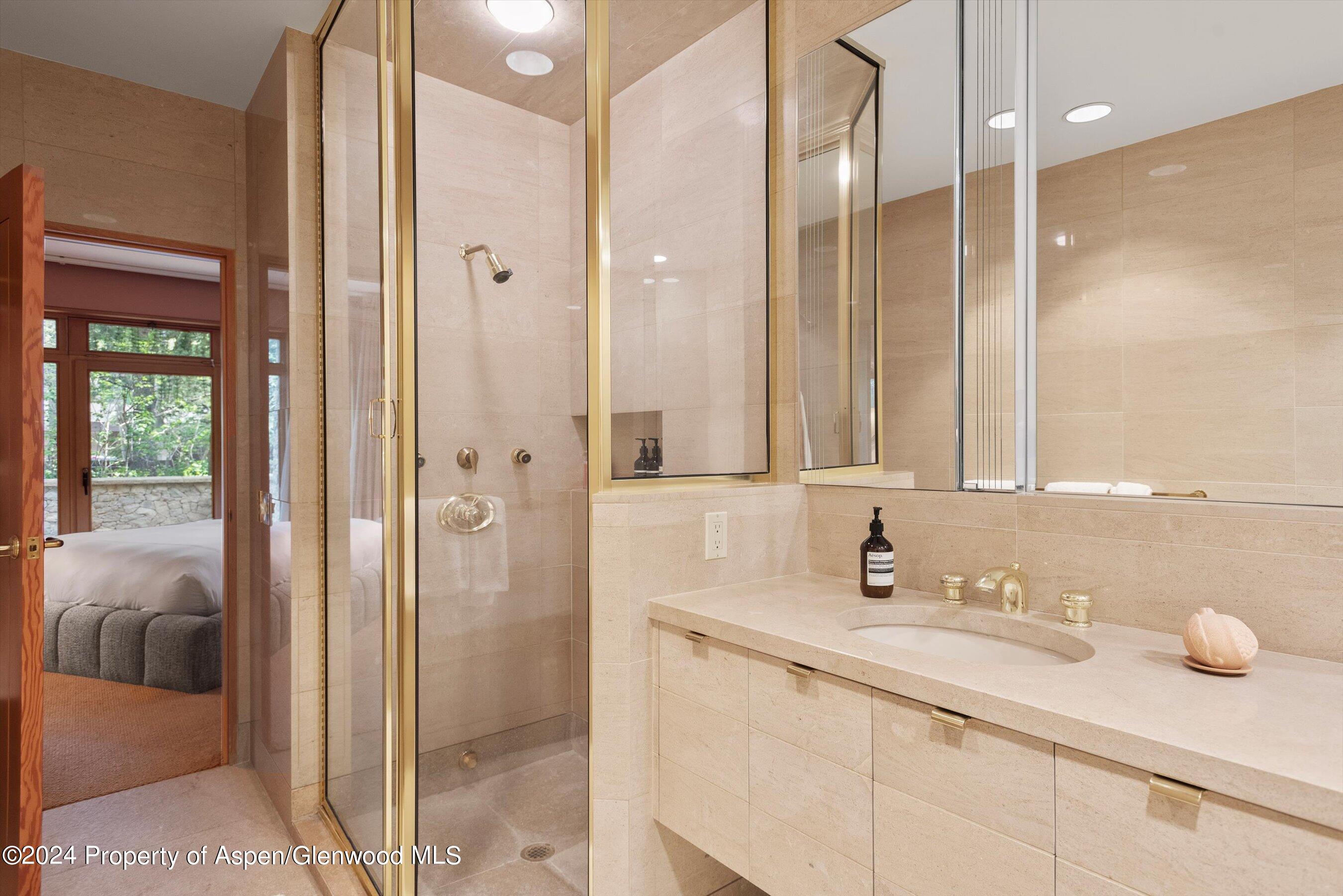 Aspen, Colorado 81611, United States, 5 Bedrooms Bedrooms, ,7 BathroomsBathrooms,Residential,Active,54679