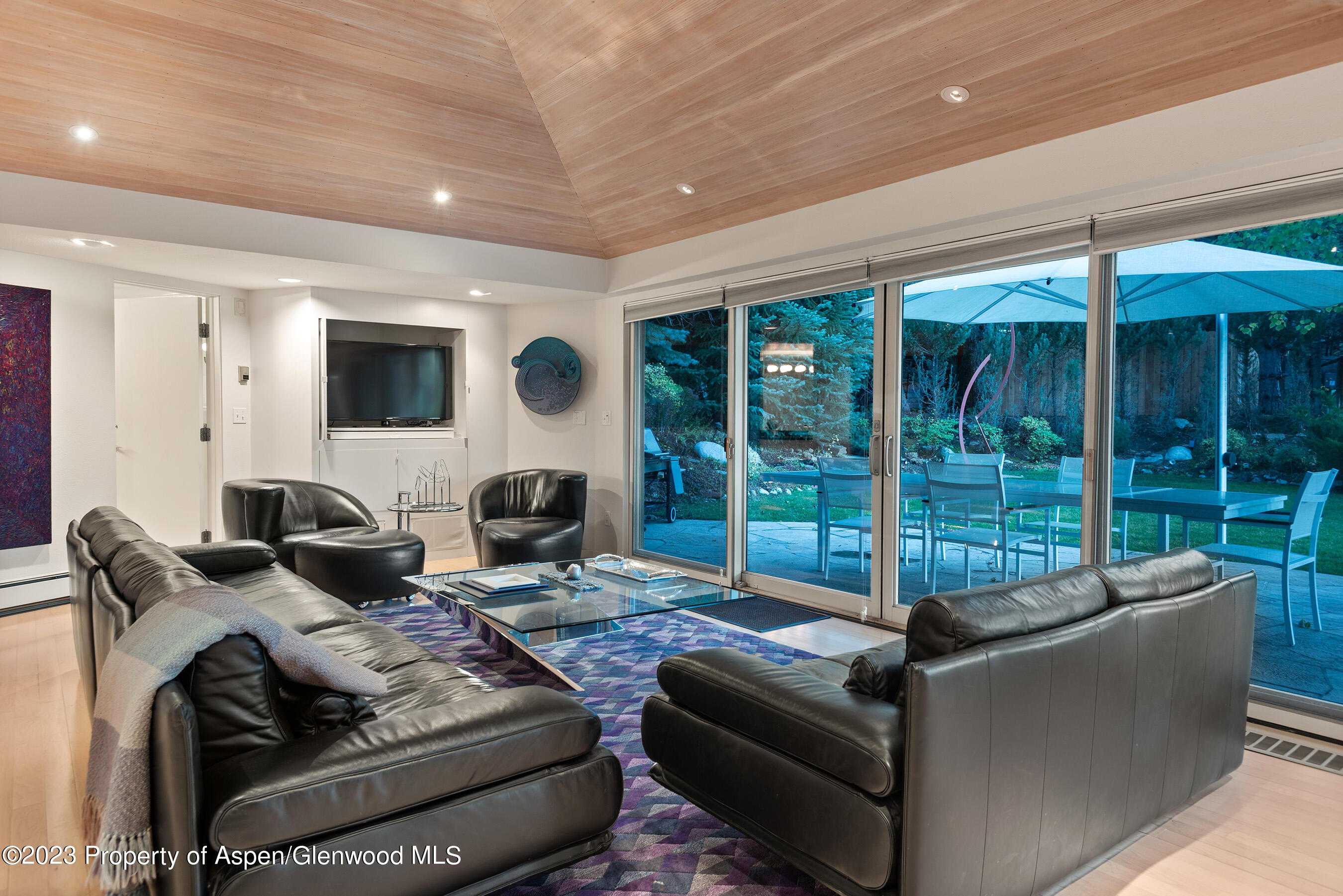 Aspen, Colorado 81611, United States, 4 Bedrooms Bedrooms, ,6 BathroomsBathrooms,Residential,Active,69733