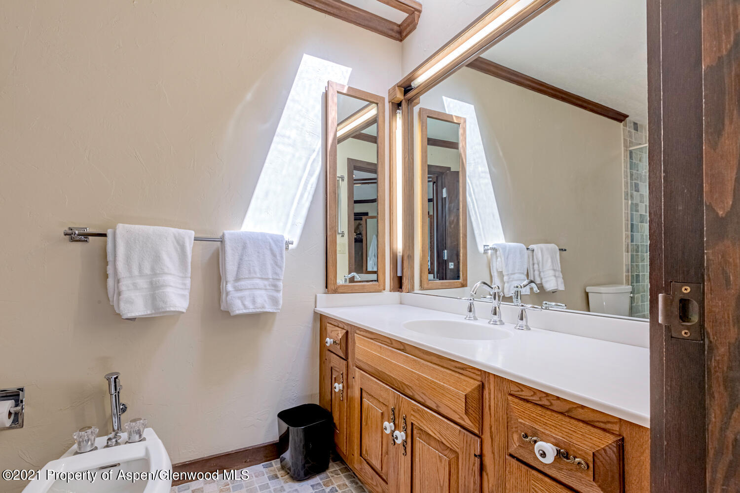 Aspen, Colorado 81611, United States, 3 Bedrooms Bedrooms, ,4 BathroomsBathrooms,Residential,Active,75558