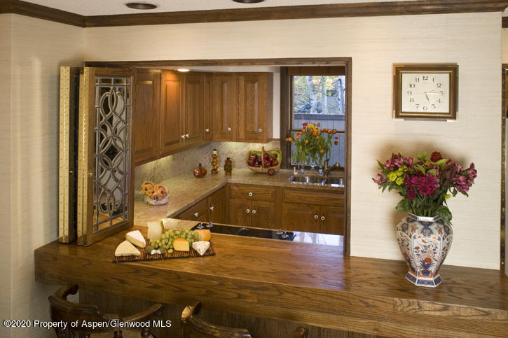 Aspen, Colorado 81611, United States, 3 Bedrooms Bedrooms, ,4 BathroomsBathrooms,Residential,Active,75558