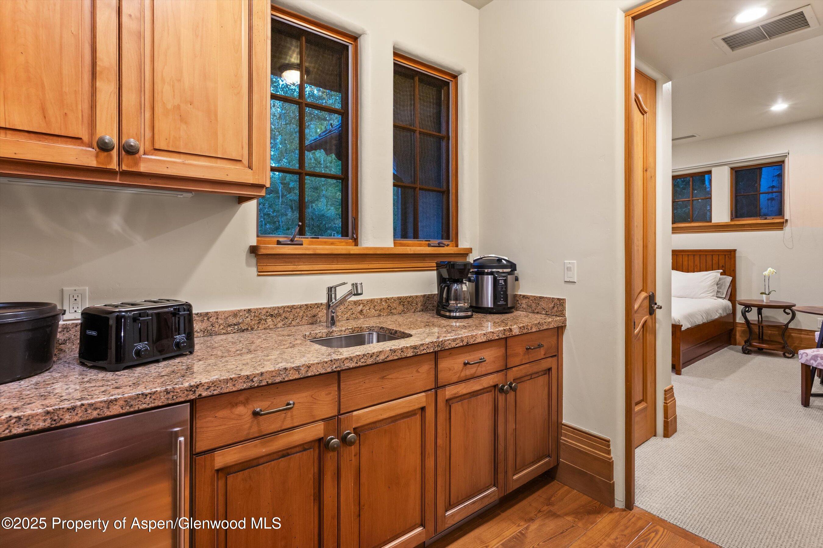 Aspen, Colorado 81611, United States, 8 Bedrooms Bedrooms, ,9 BathroomsBathrooms,Residential,Active,251559