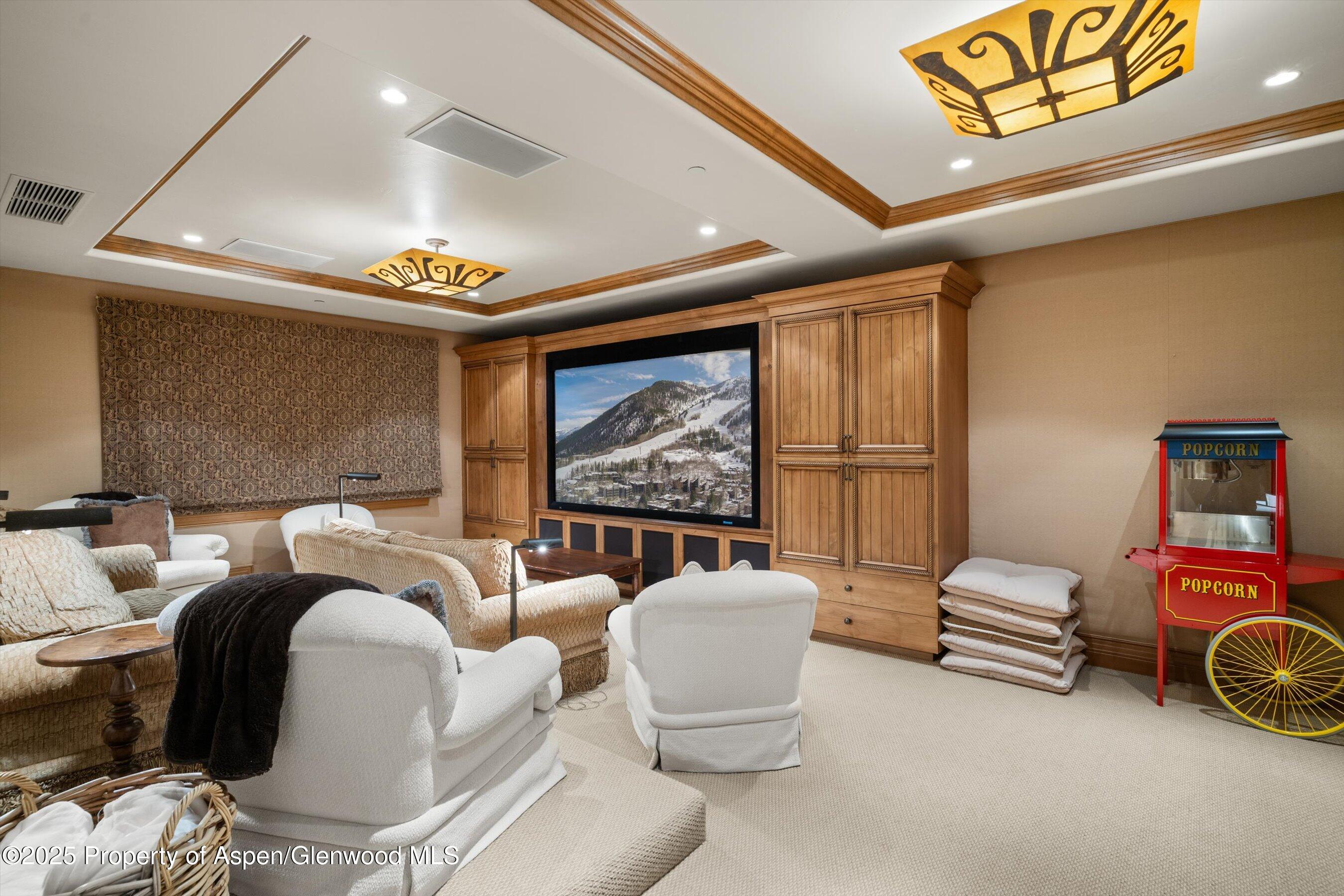 Aspen, Colorado 81611, United States, 8 Bedrooms Bedrooms, ,9 BathroomsBathrooms,Residential,Active,251559