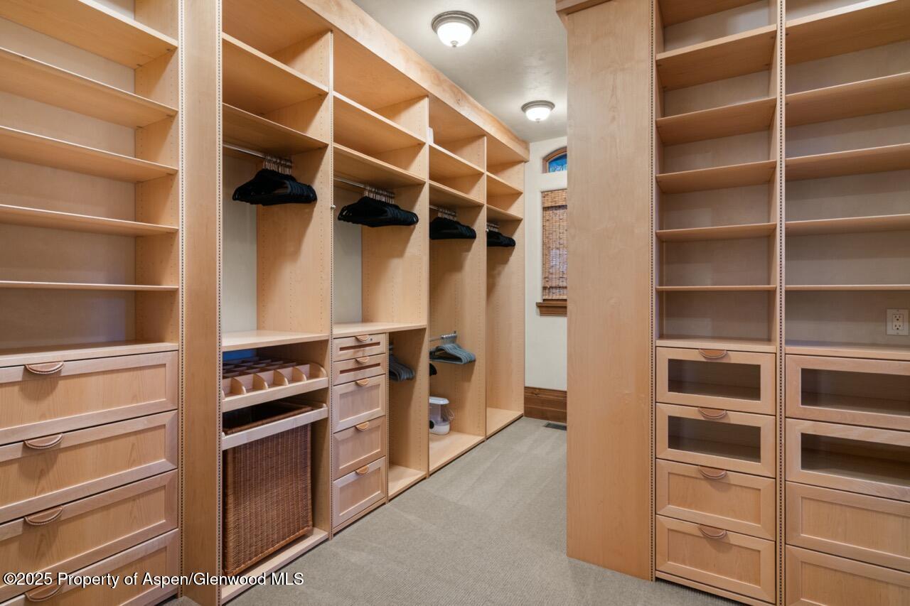 Aspen, Colorado 81611, United States, 8 Bedrooms Bedrooms, ,9 BathroomsBathrooms,Residential,Active,251559