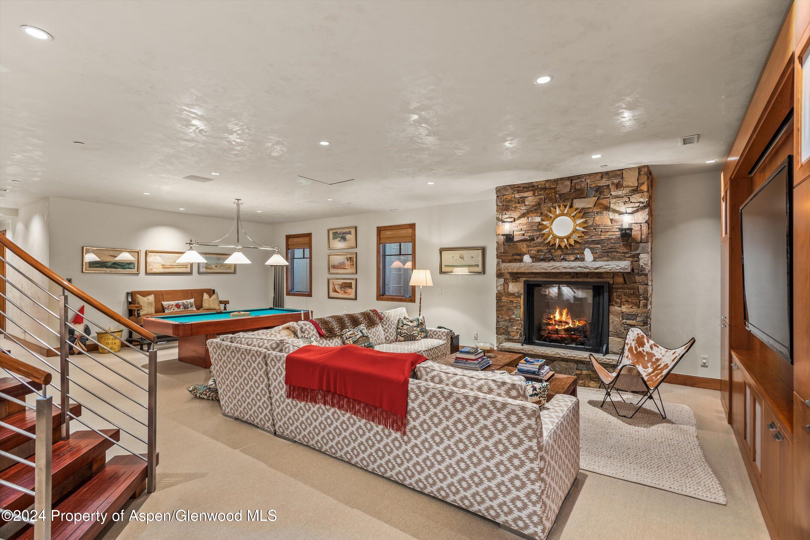 Aspen, Colorado 81611, United States, 5 Bedrooms Bedrooms, ,7 BathroomsBathrooms,Residential,Active,37016