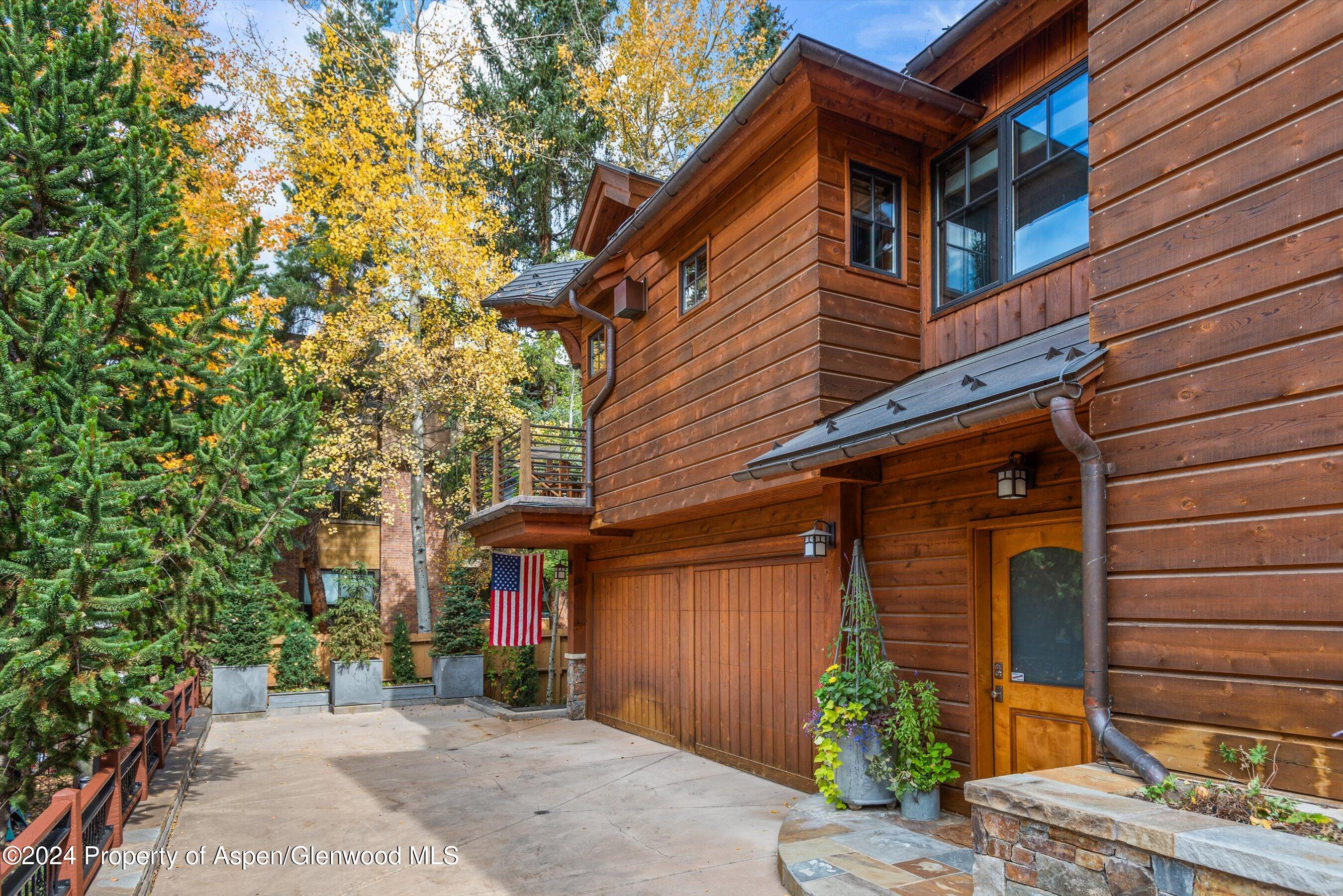 Aspen, Colorado 81611, United States, 5 Bedrooms Bedrooms, ,7 BathroomsBathrooms,Residential,Active,37016