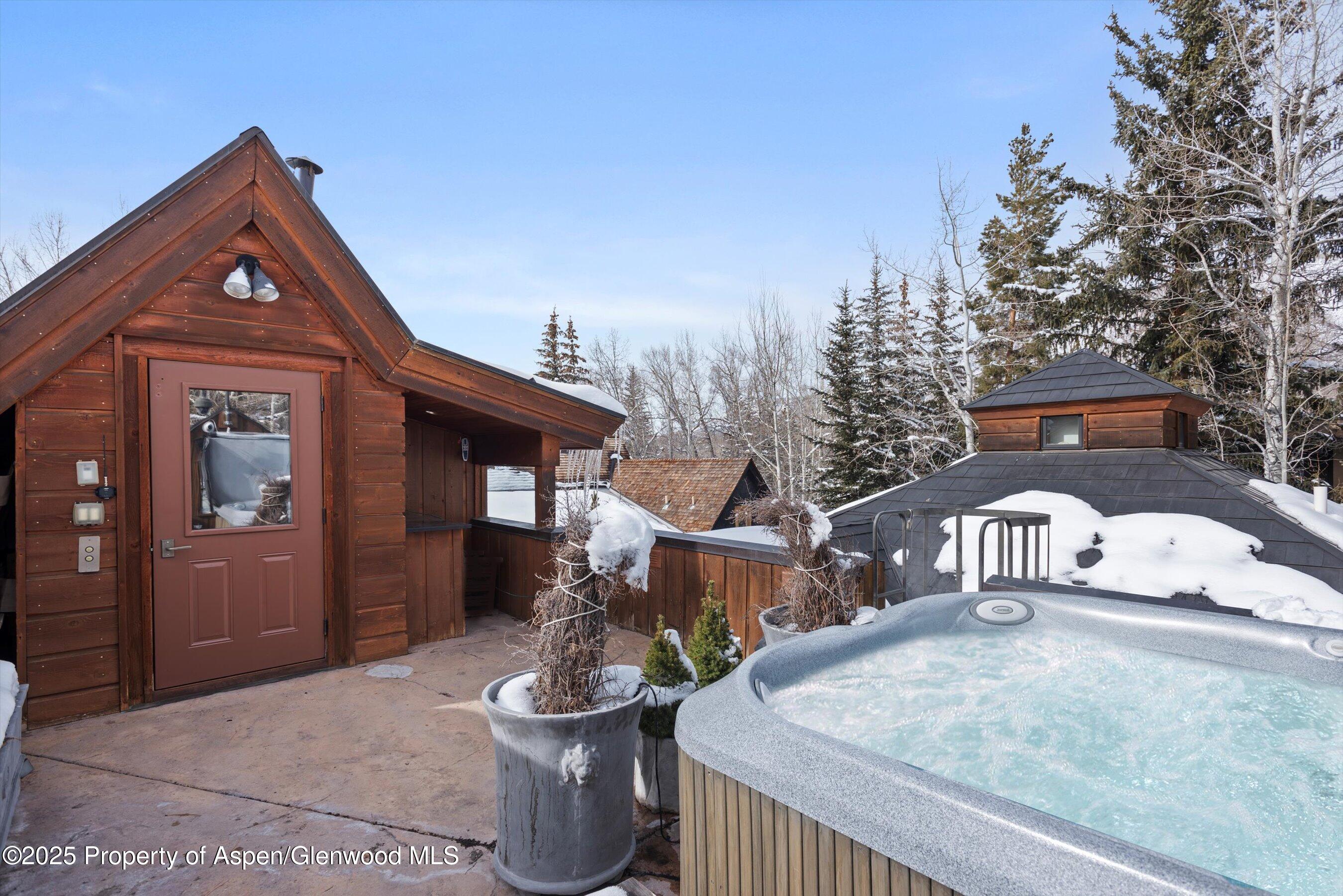 Aspen, Colorado 81611, United States, 5 Bedrooms Bedrooms, ,7 BathroomsBathrooms,Residential,Active,37016