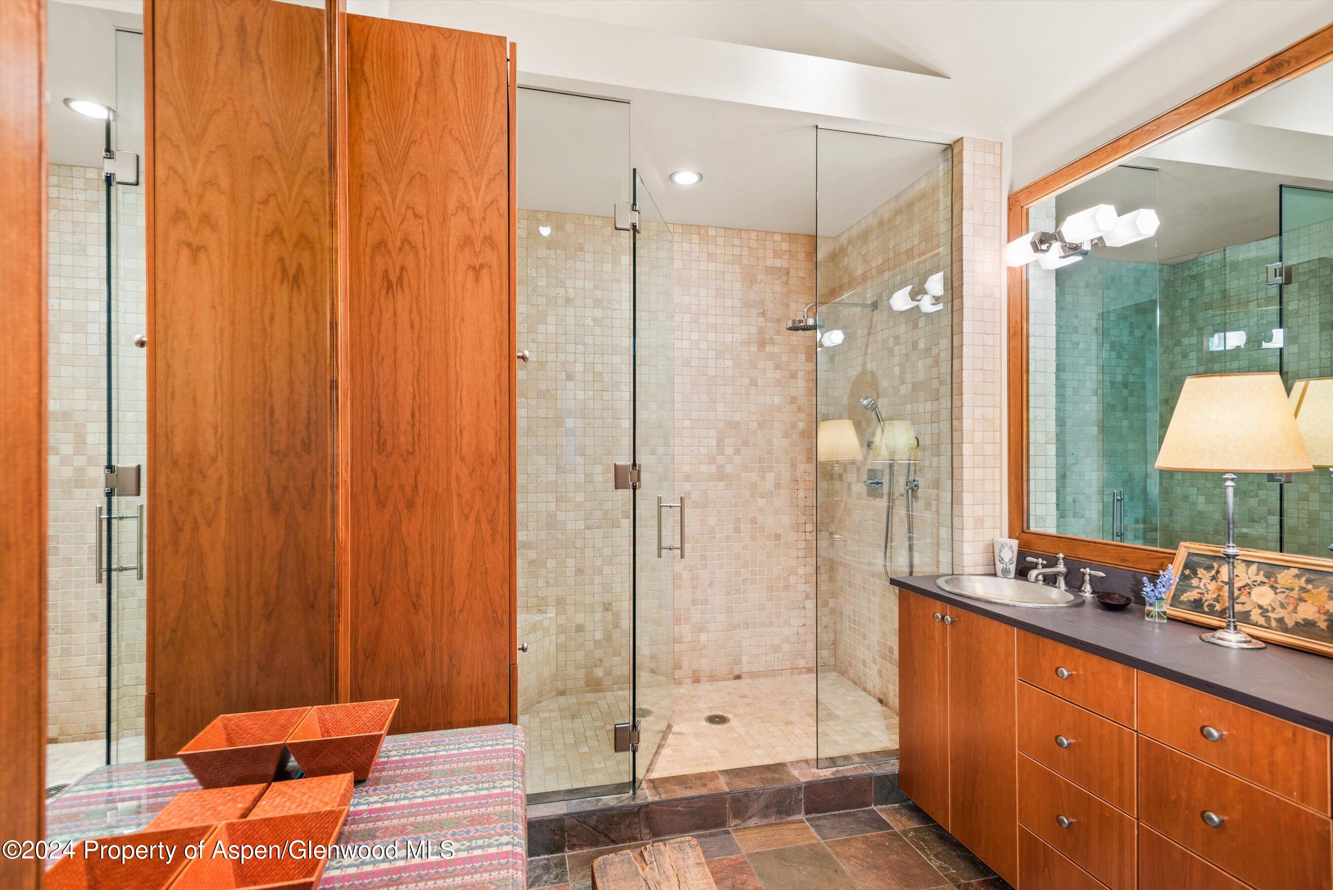 Aspen, Colorado 81611, United States, 5 Bedrooms Bedrooms, ,7 BathroomsBathrooms,Residential,Active,37016