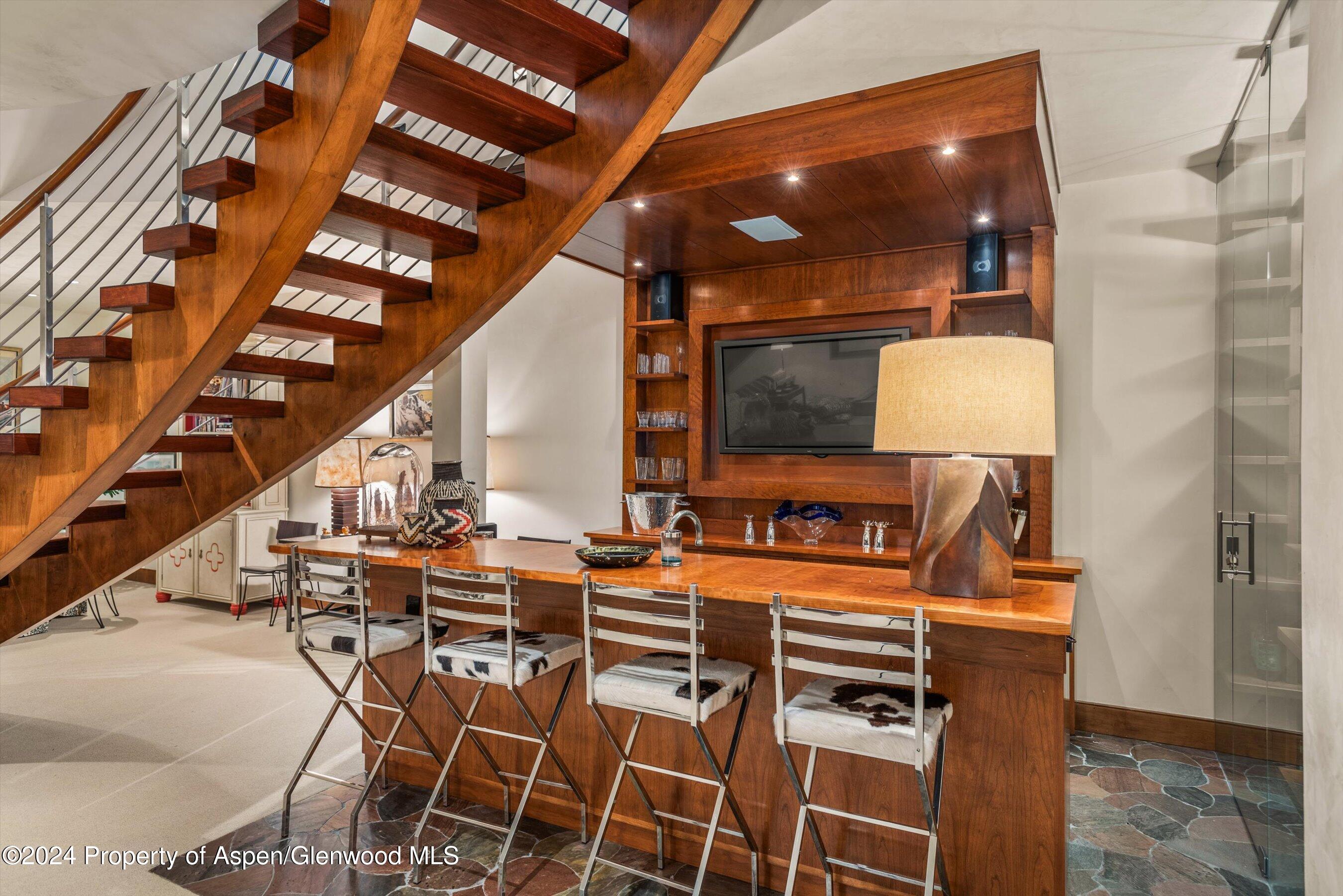 Aspen, Colorado 81611, United States, 5 Bedrooms Bedrooms, ,7 BathroomsBathrooms,Residential,Active,37016