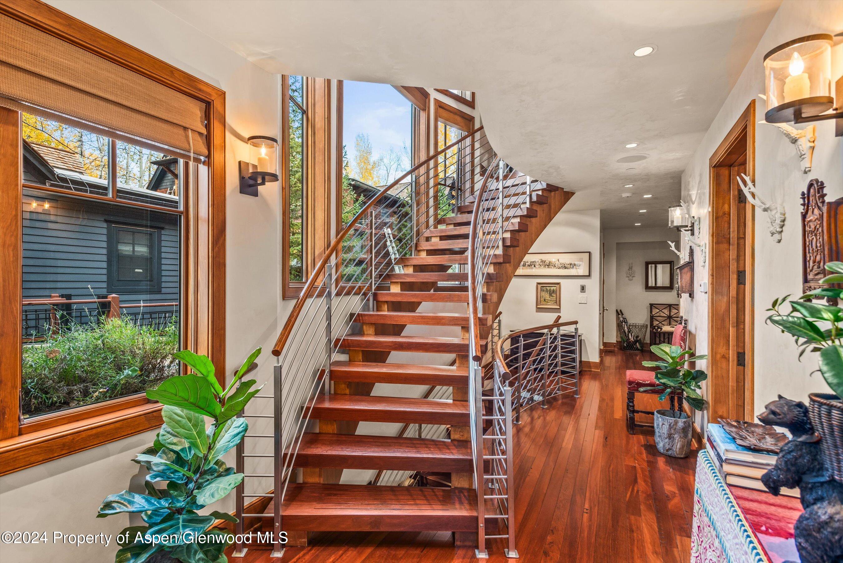 Aspen, Colorado 81611, United States, 5 Bedrooms Bedrooms, ,7 BathroomsBathrooms,Residential,Active,37016