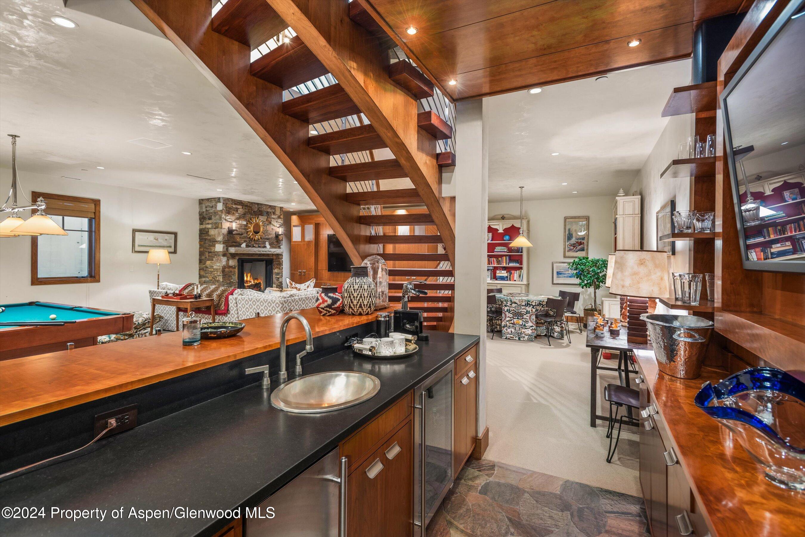 Aspen, Colorado 81611, United States, 5 Bedrooms Bedrooms, ,7 BathroomsBathrooms,Residential,Active,37016