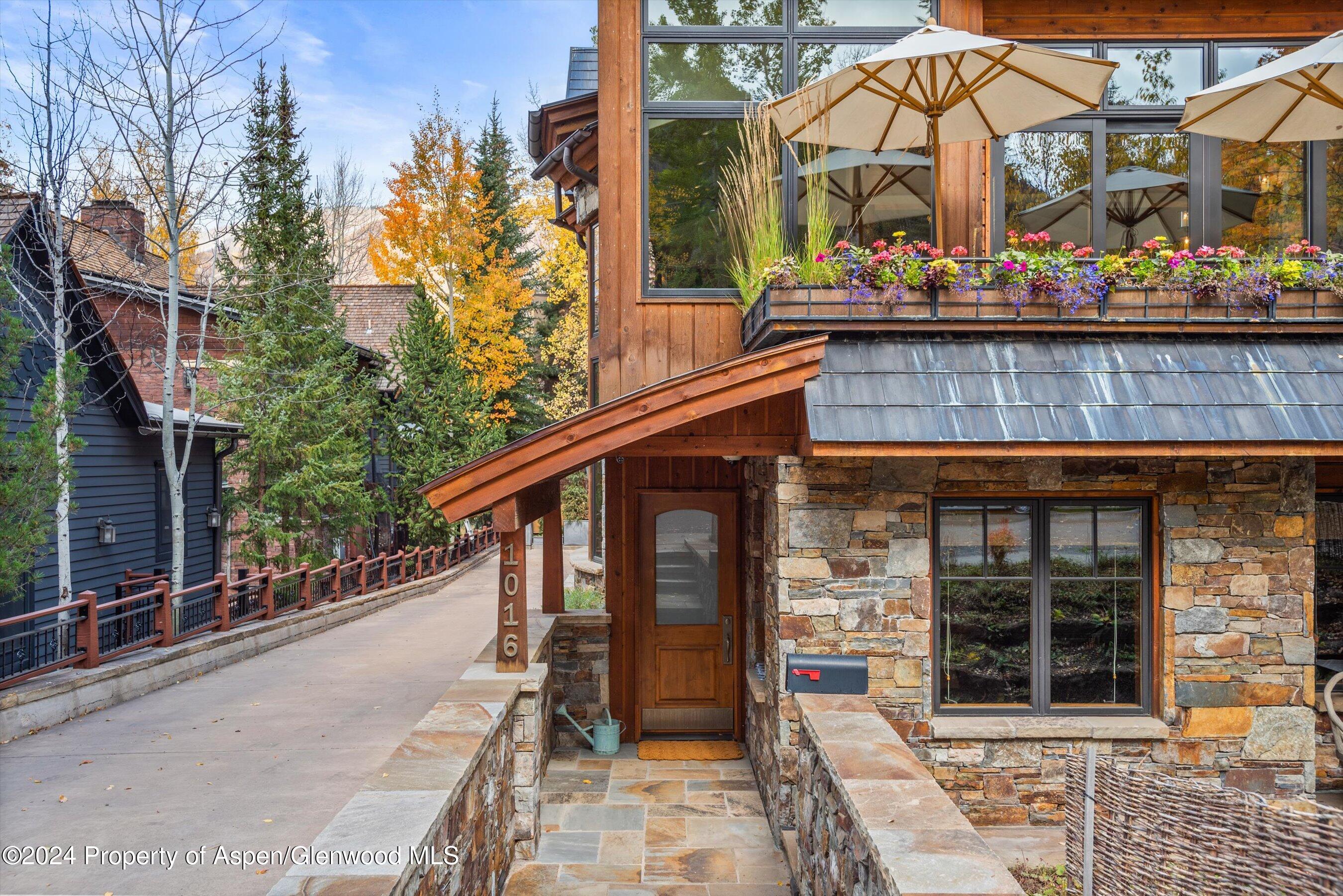 Aspen, Colorado 81611, United States, 5 Bedrooms Bedrooms, ,7 BathroomsBathrooms,Residential,Active,37016