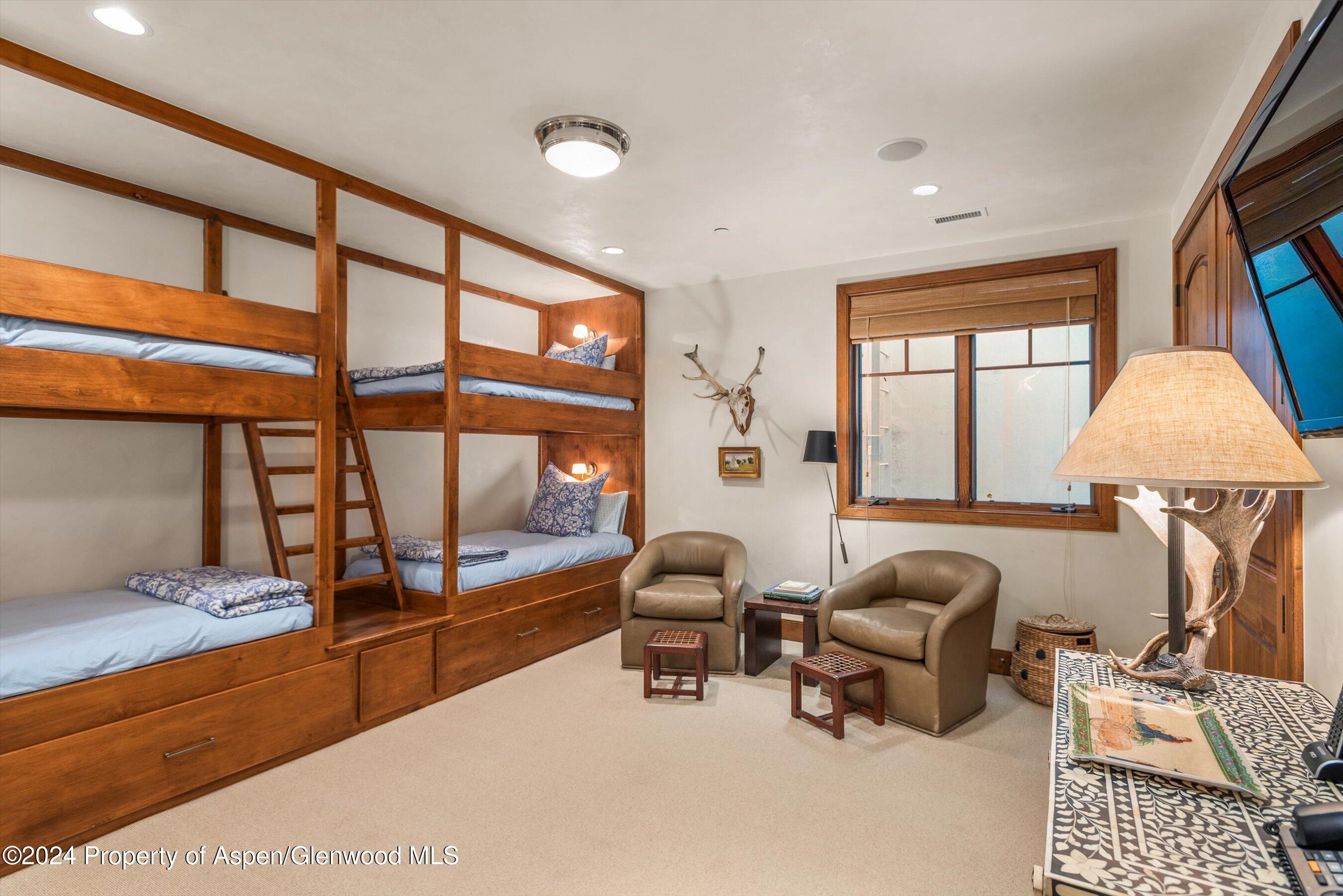 Aspen, Colorado 81611, United States, 5 Bedrooms Bedrooms, ,7 BathroomsBathrooms,Residential,Active,37016