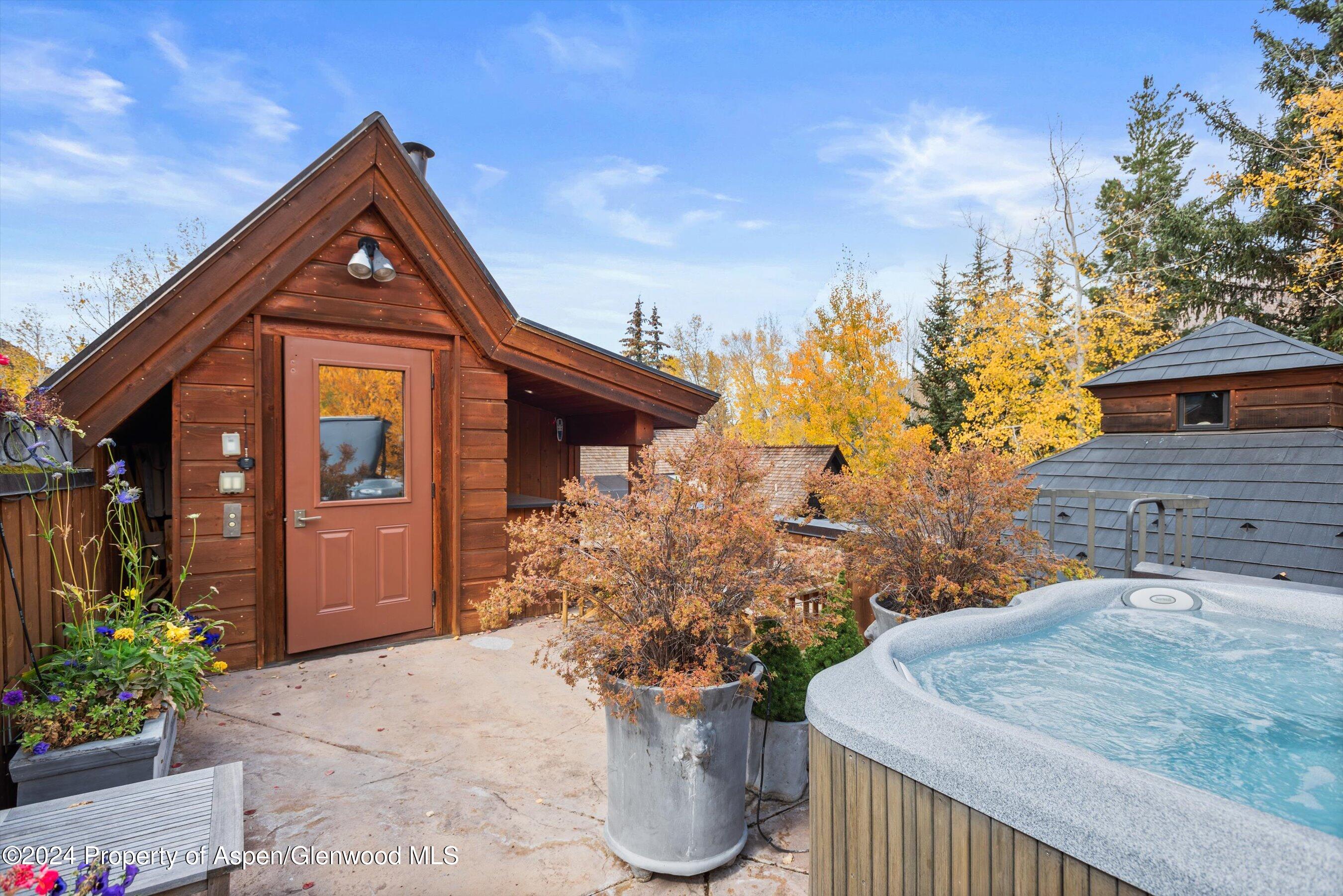 Aspen, Colorado 81611, United States, 5 Bedrooms Bedrooms, ,7 BathroomsBathrooms,Residential,Active,37016