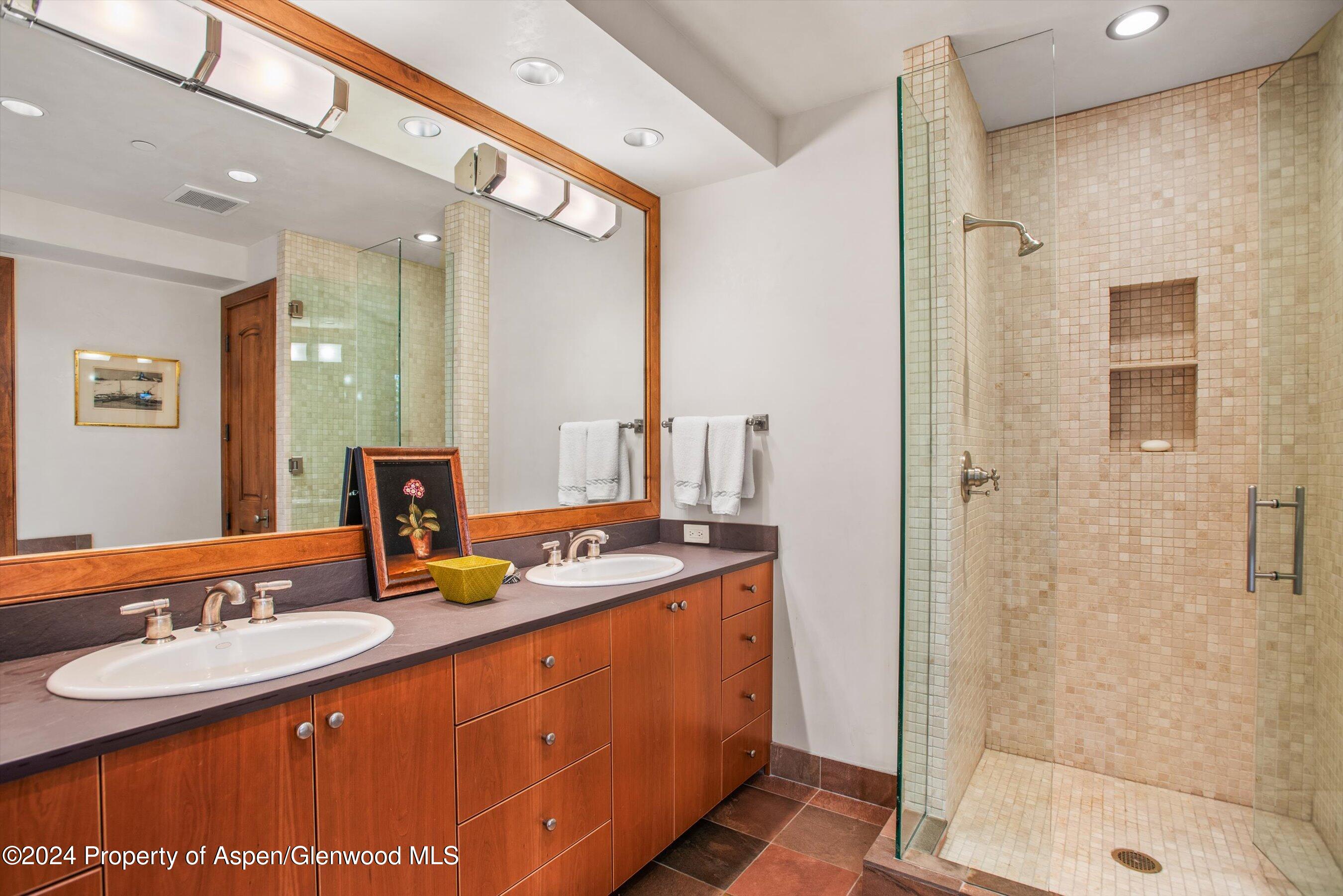 Aspen, Colorado 81611, United States, 5 Bedrooms Bedrooms, ,7 BathroomsBathrooms,Residential,Active,37016