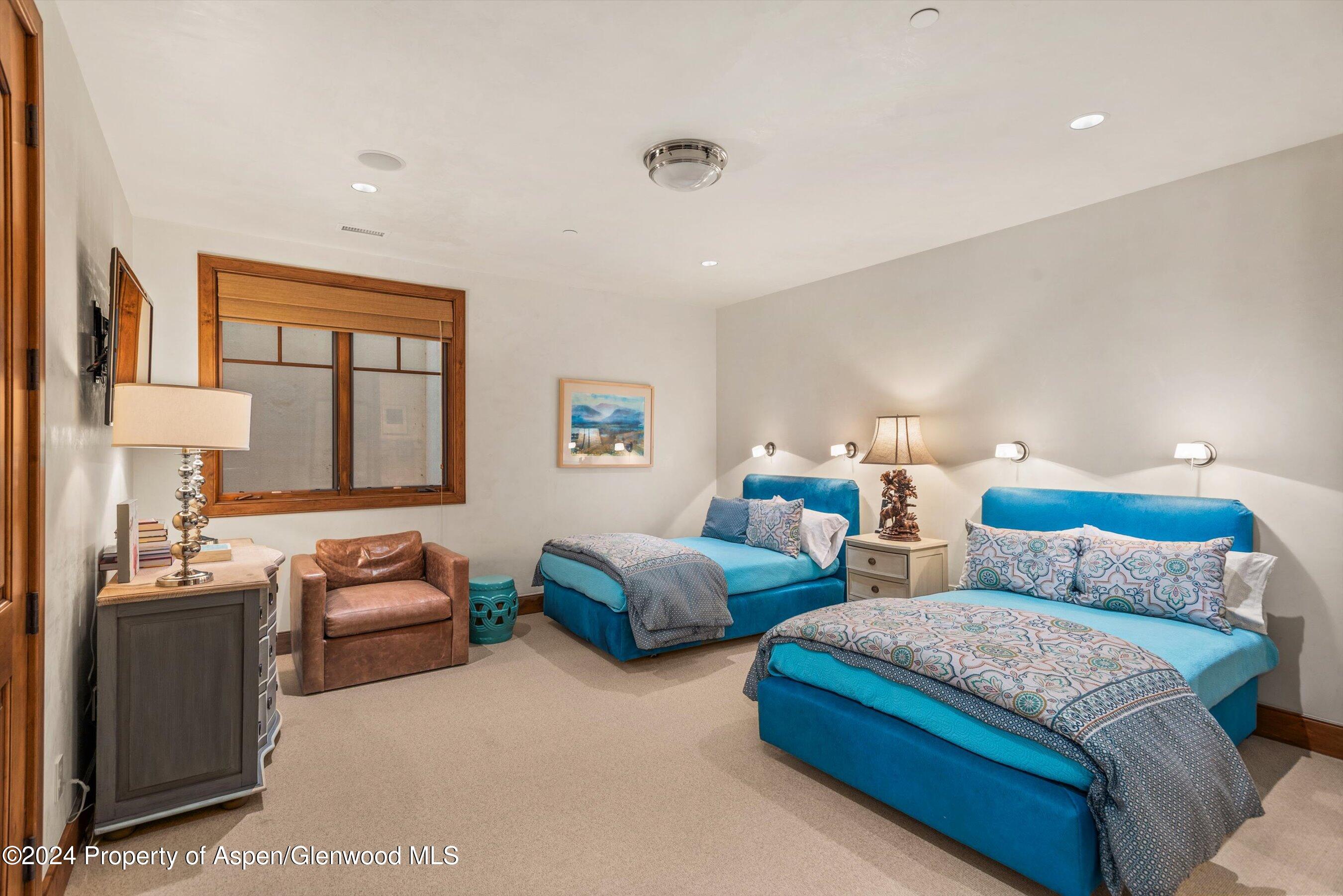 Aspen, Colorado 81611, United States, 5 Bedrooms Bedrooms, ,7 BathroomsBathrooms,Residential,Active,37016