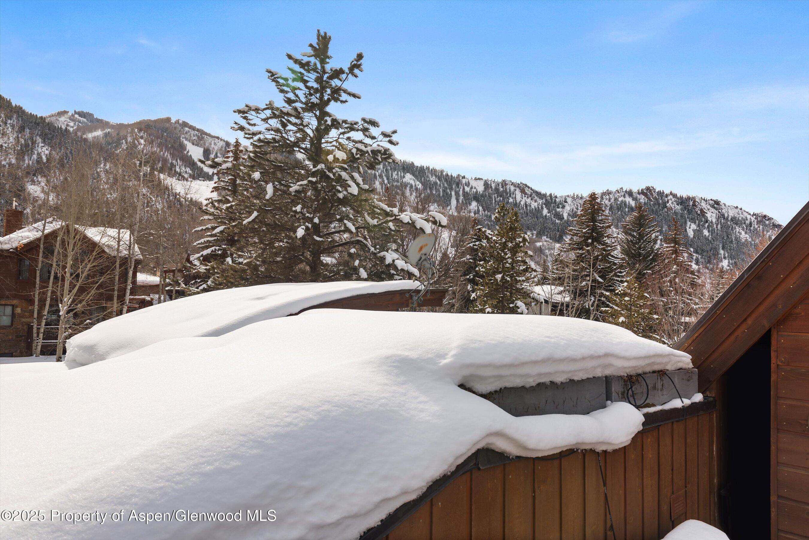 Aspen, Colorado 81611, United States, 5 Bedrooms Bedrooms, ,7 BathroomsBathrooms,Residential,Active,37016