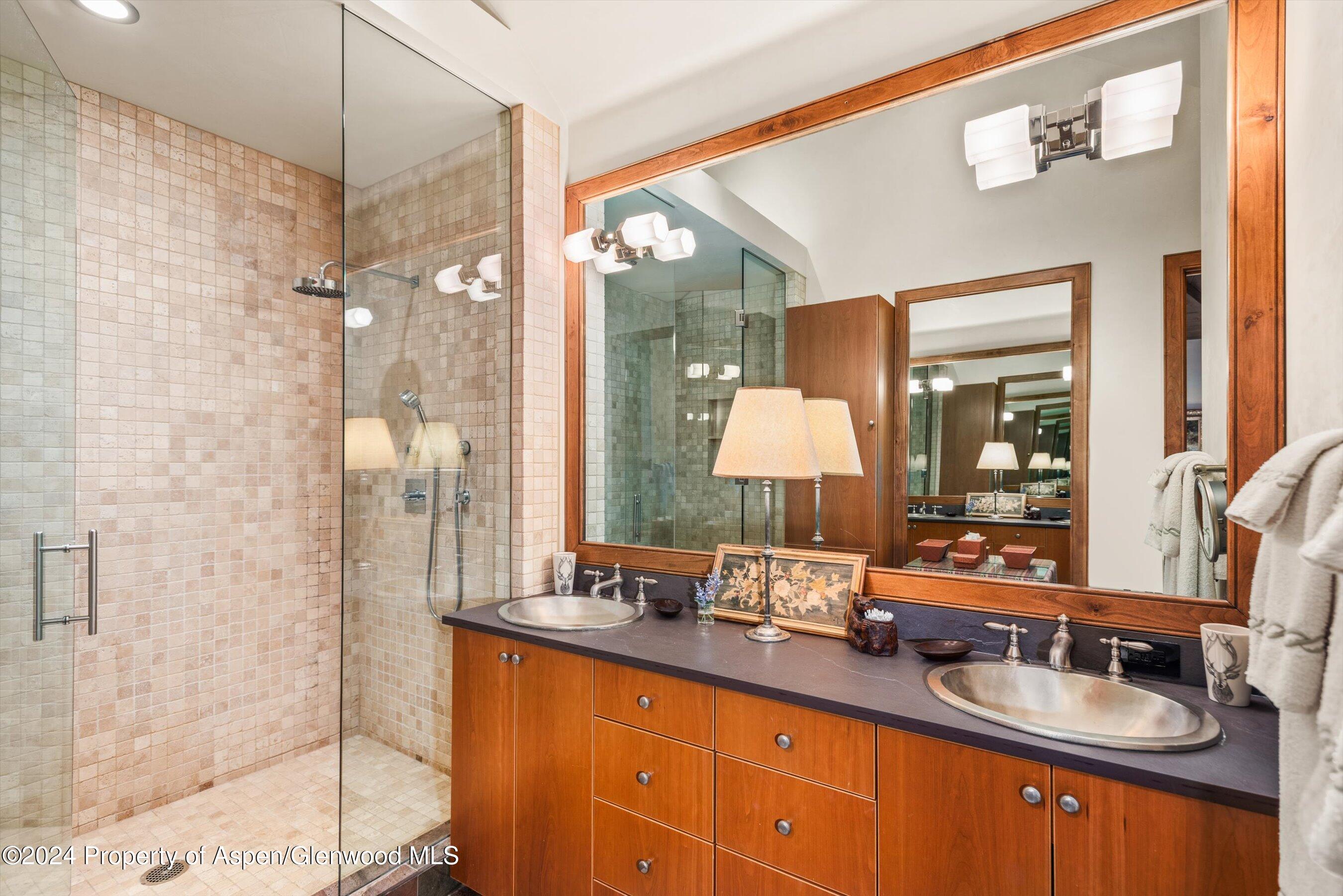 Aspen, Colorado 81611, United States, 5 Bedrooms Bedrooms, ,7 BathroomsBathrooms,Residential,Active,37016