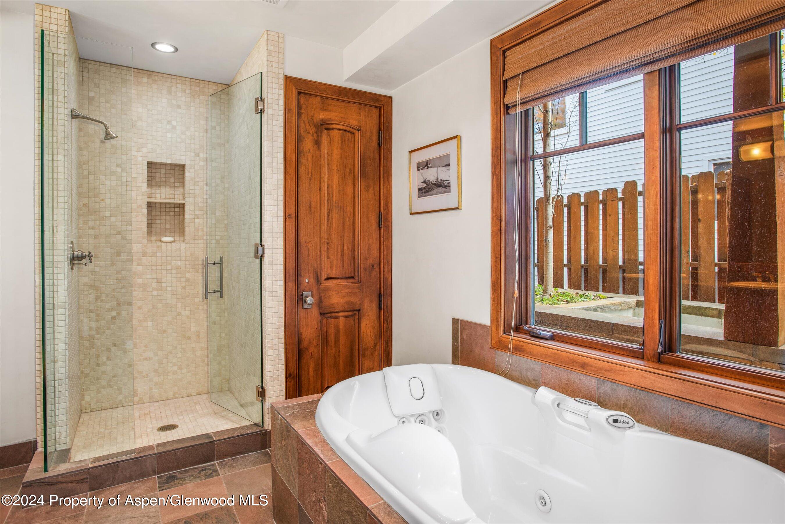 Aspen, Colorado 81611, United States, 5 Bedrooms Bedrooms, ,7 BathroomsBathrooms,Residential,Active,37016