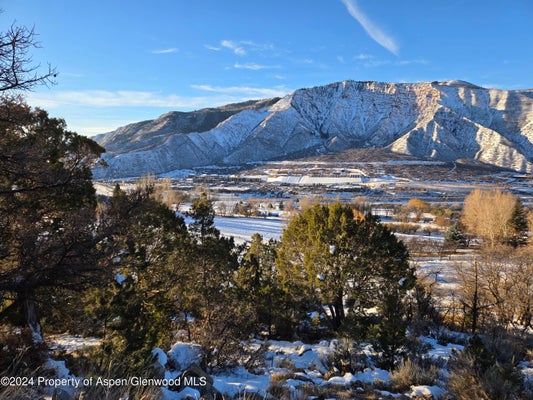 611 HIGHLANDS DR, GLENWOOD SPRINGS, CO 81601 - Image aee2fcf3d66fc3976ea240be2348512a/1961060628
