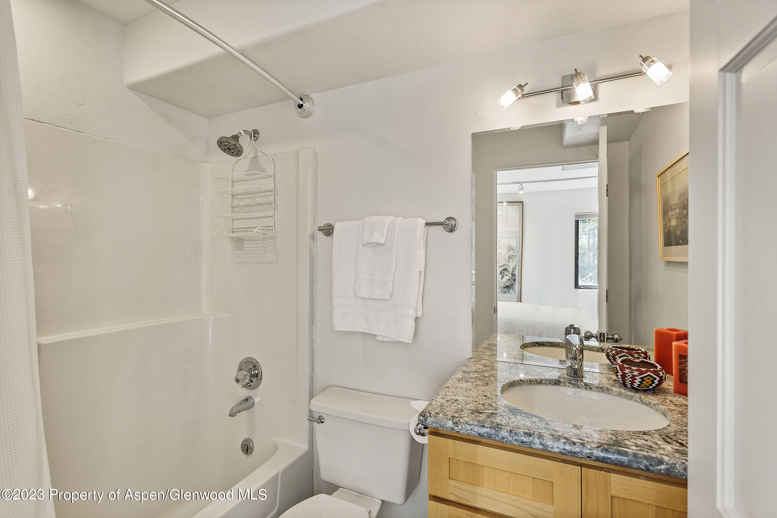 Snowmass Village, Colorado 81615, United States, 4 Bedrooms Bedrooms, ,5 BathroomsBathrooms,Residential,Active,72444