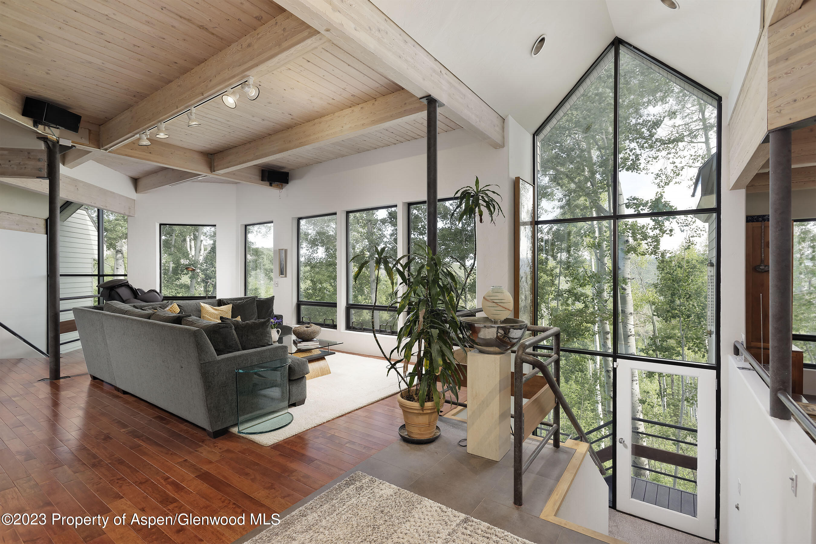 Snowmass Village, Colorado 81615, United States, 4 Bedrooms Bedrooms, ,5 BathroomsBathrooms,Residential,Active,72444